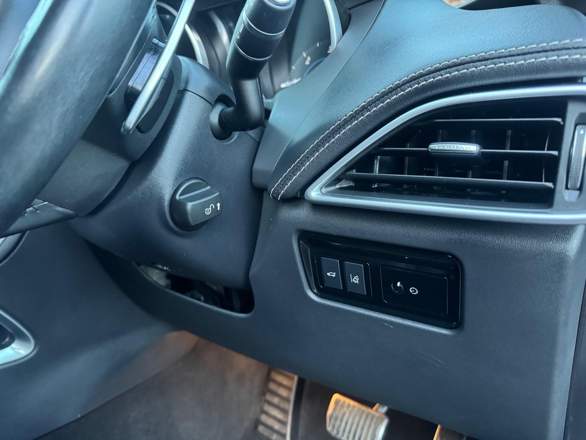 Jaguar F-Pace - Image 51