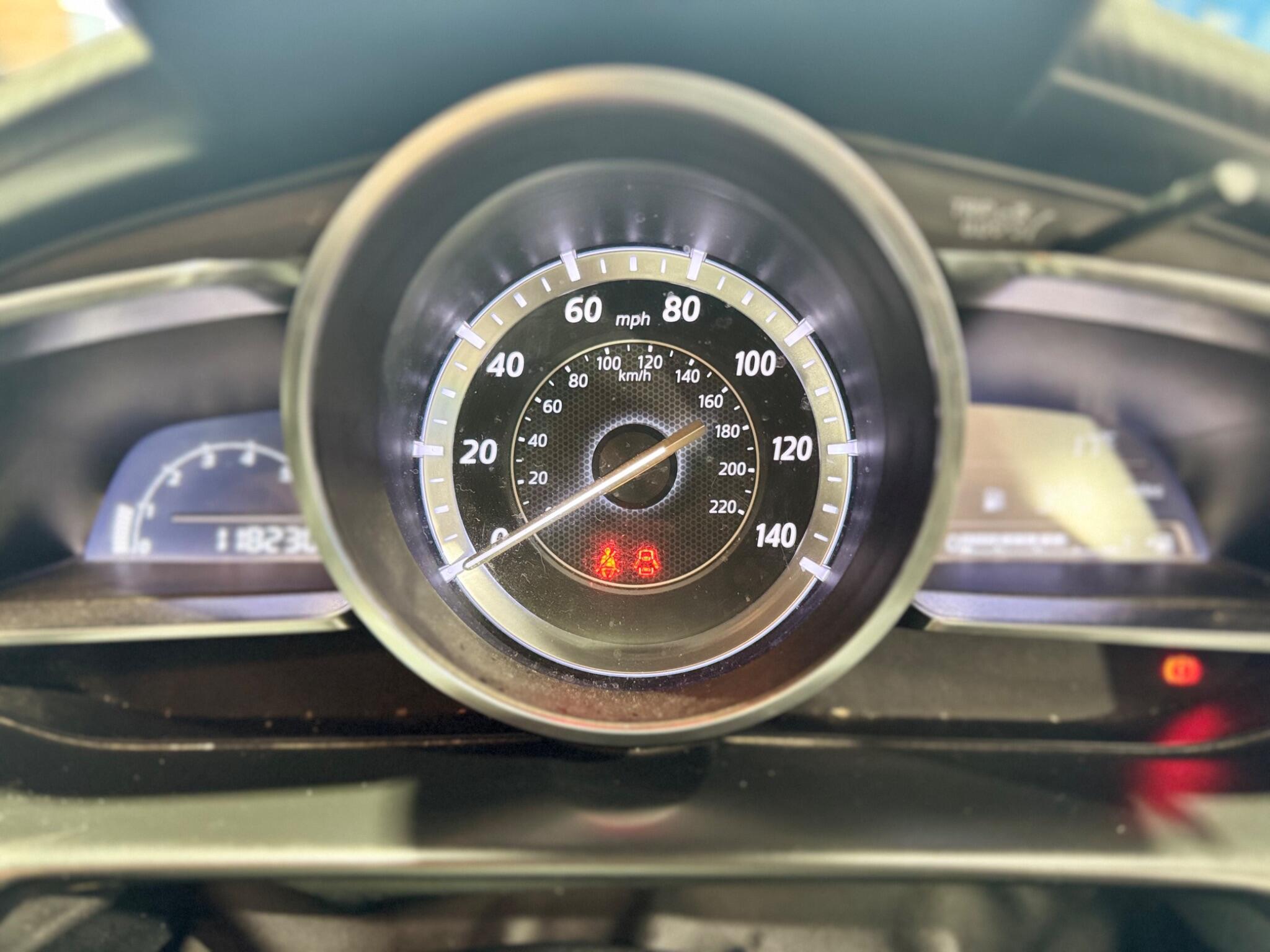 Mazda MAZDA2 - Image 12