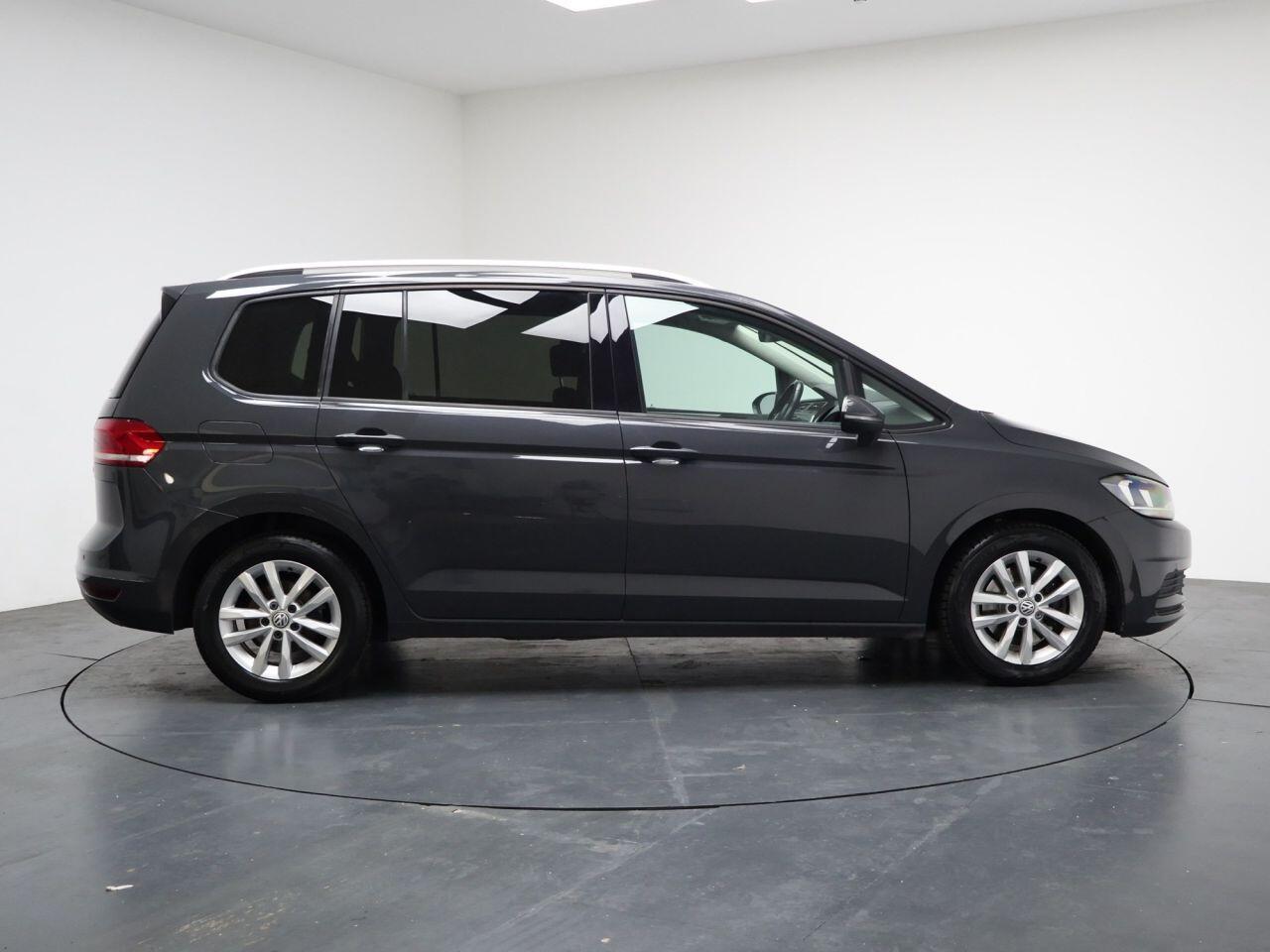 Volkswagen Touran - Image 14