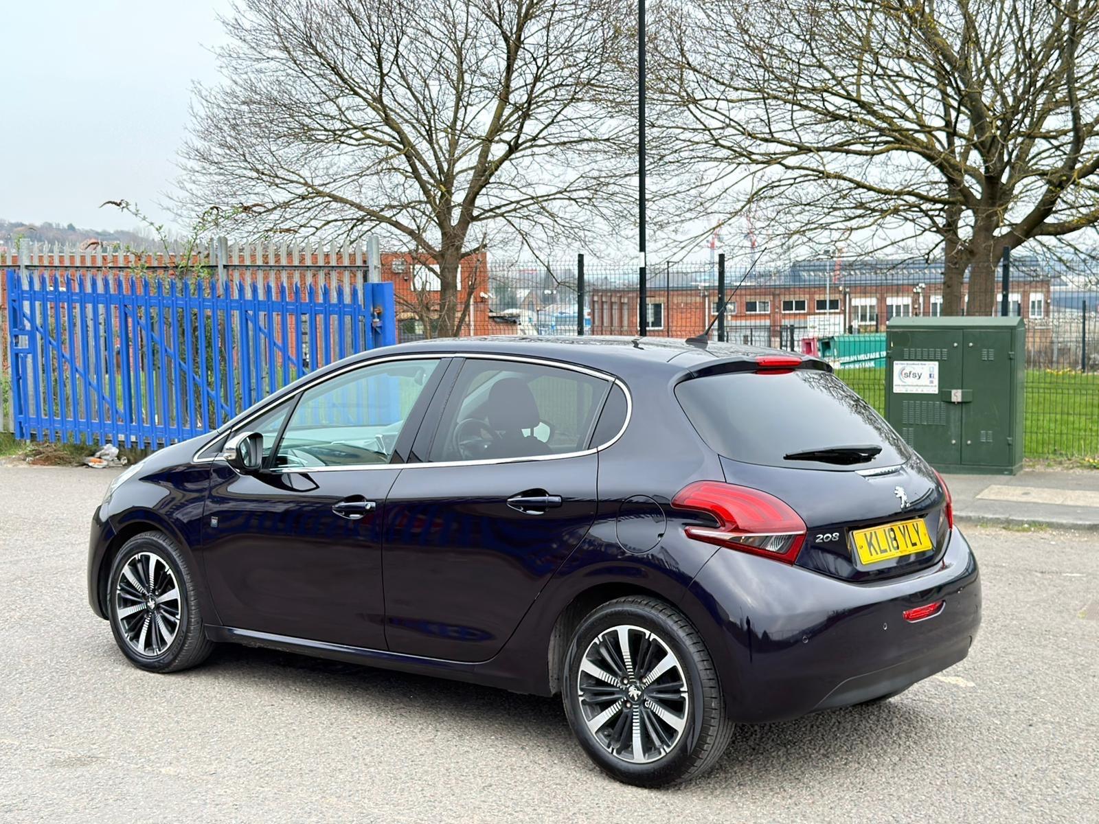 Peugeot 208 - Image 30