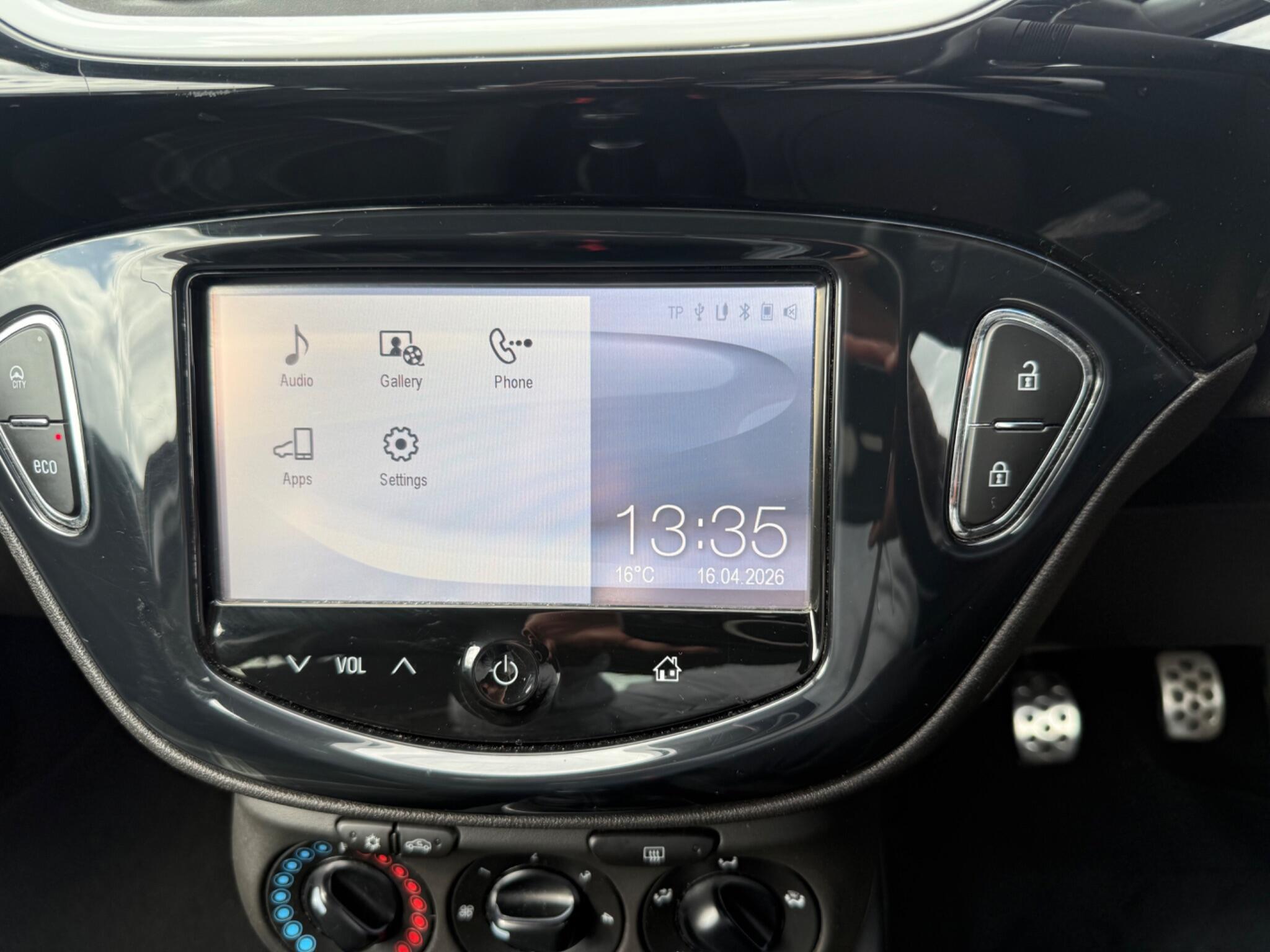 Vauxhall Corsa - Image 16