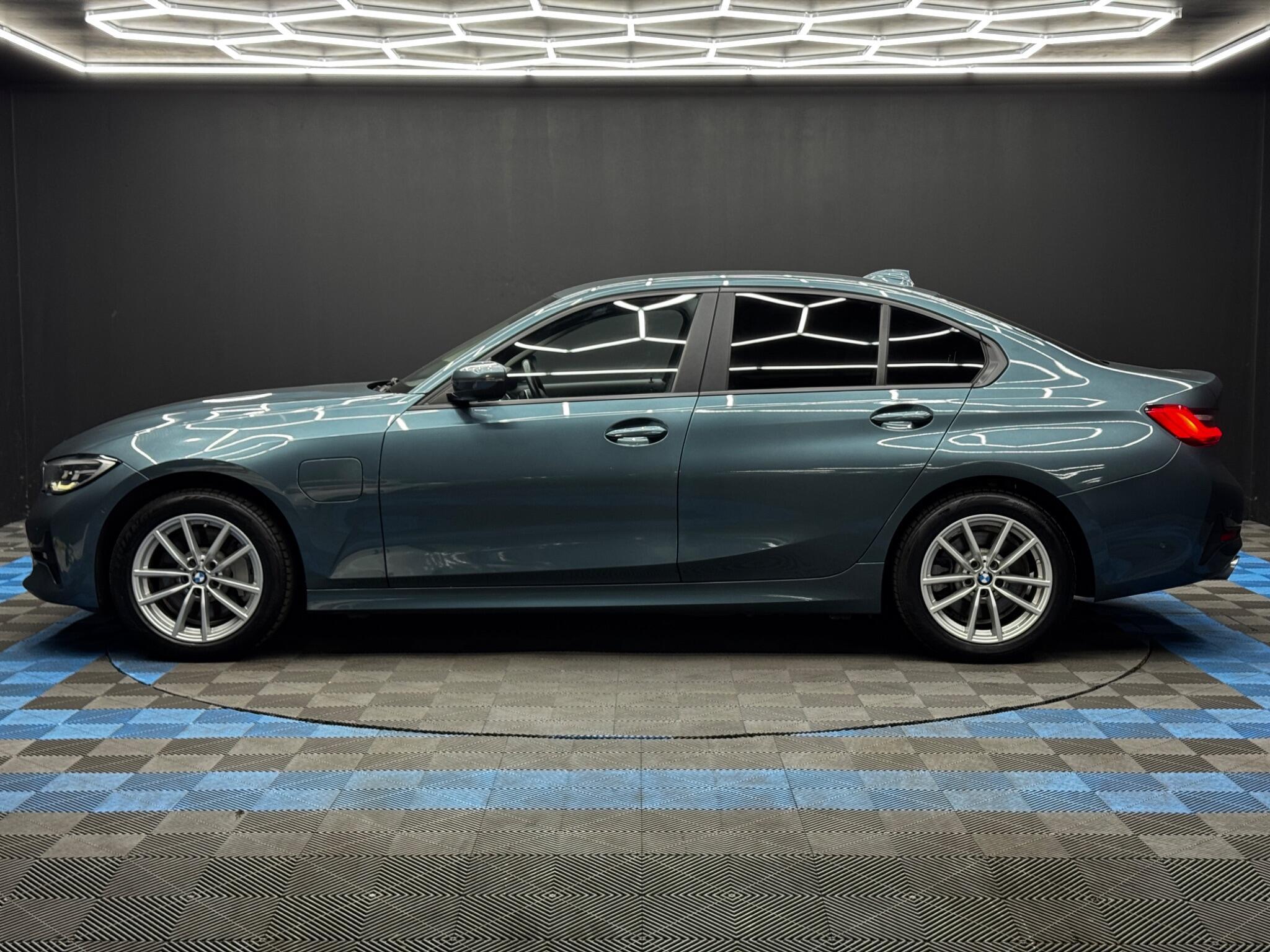 BMW 3 Series - Image 8