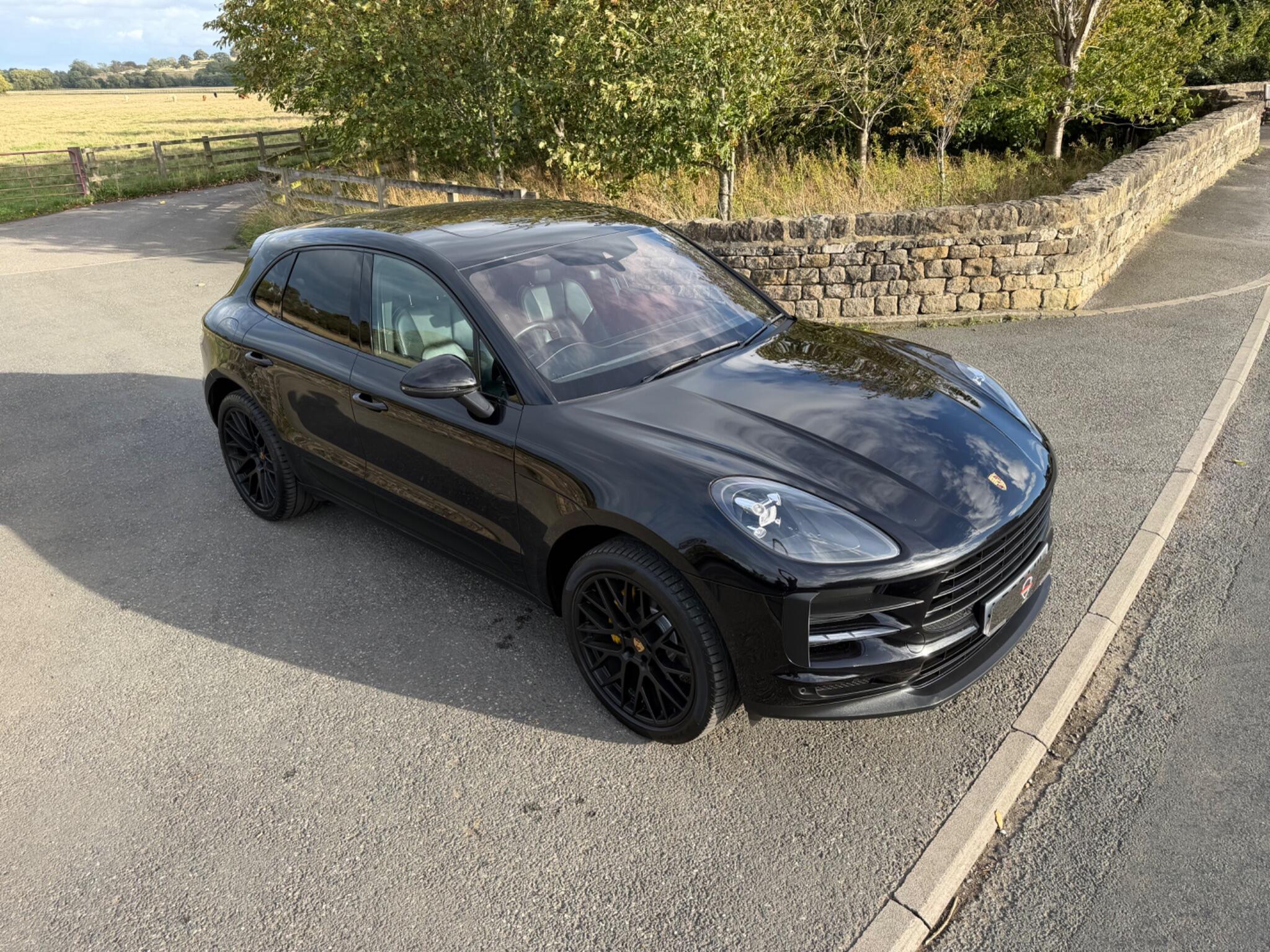 Porsche Macan - Image 16