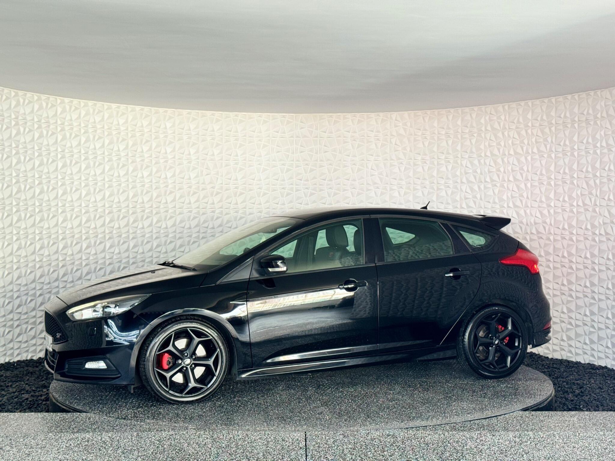 Ford Focus - Image 20