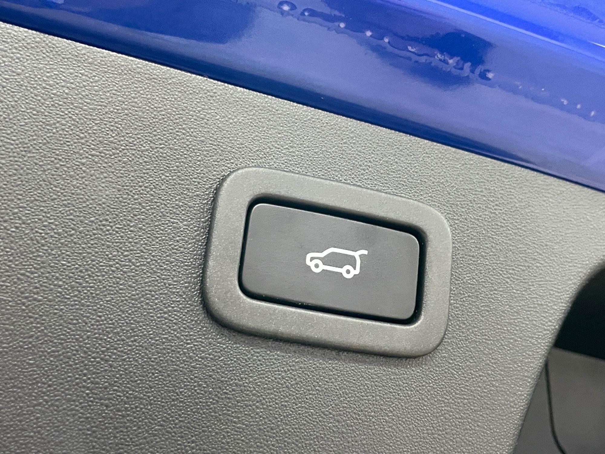 Jaguar E-Pace - Image 19