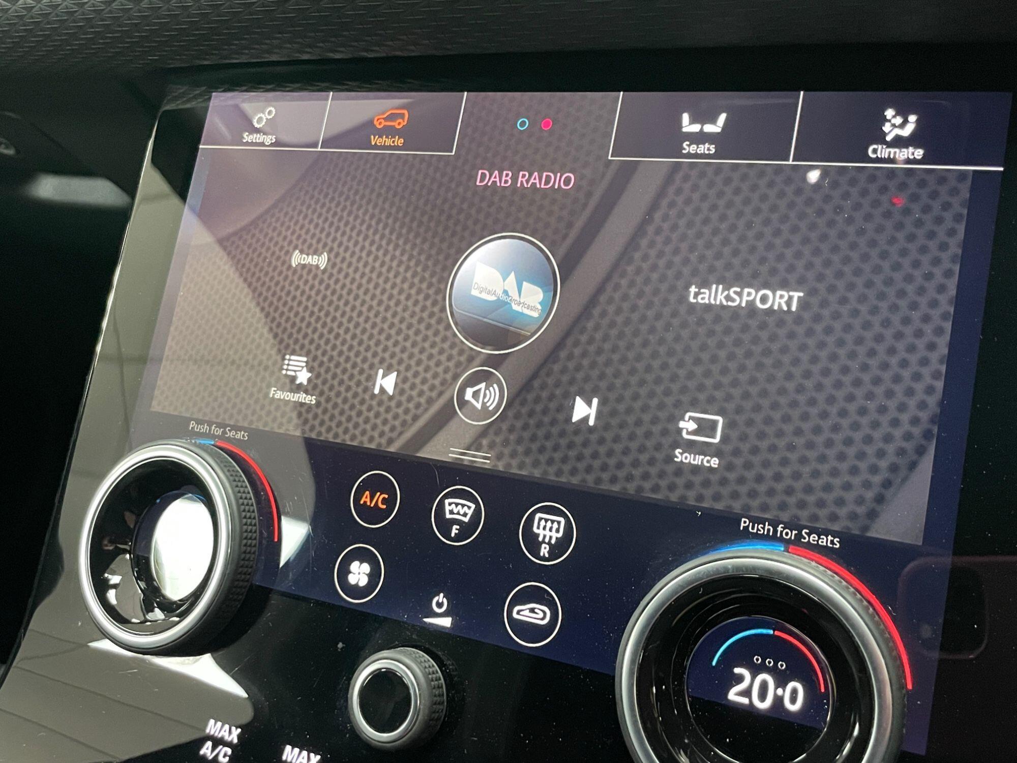 Land Rover Range Rover Velar - Image 51
