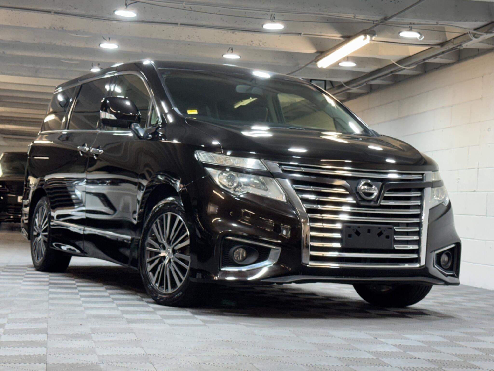 Nissan Elgrand - Image 7