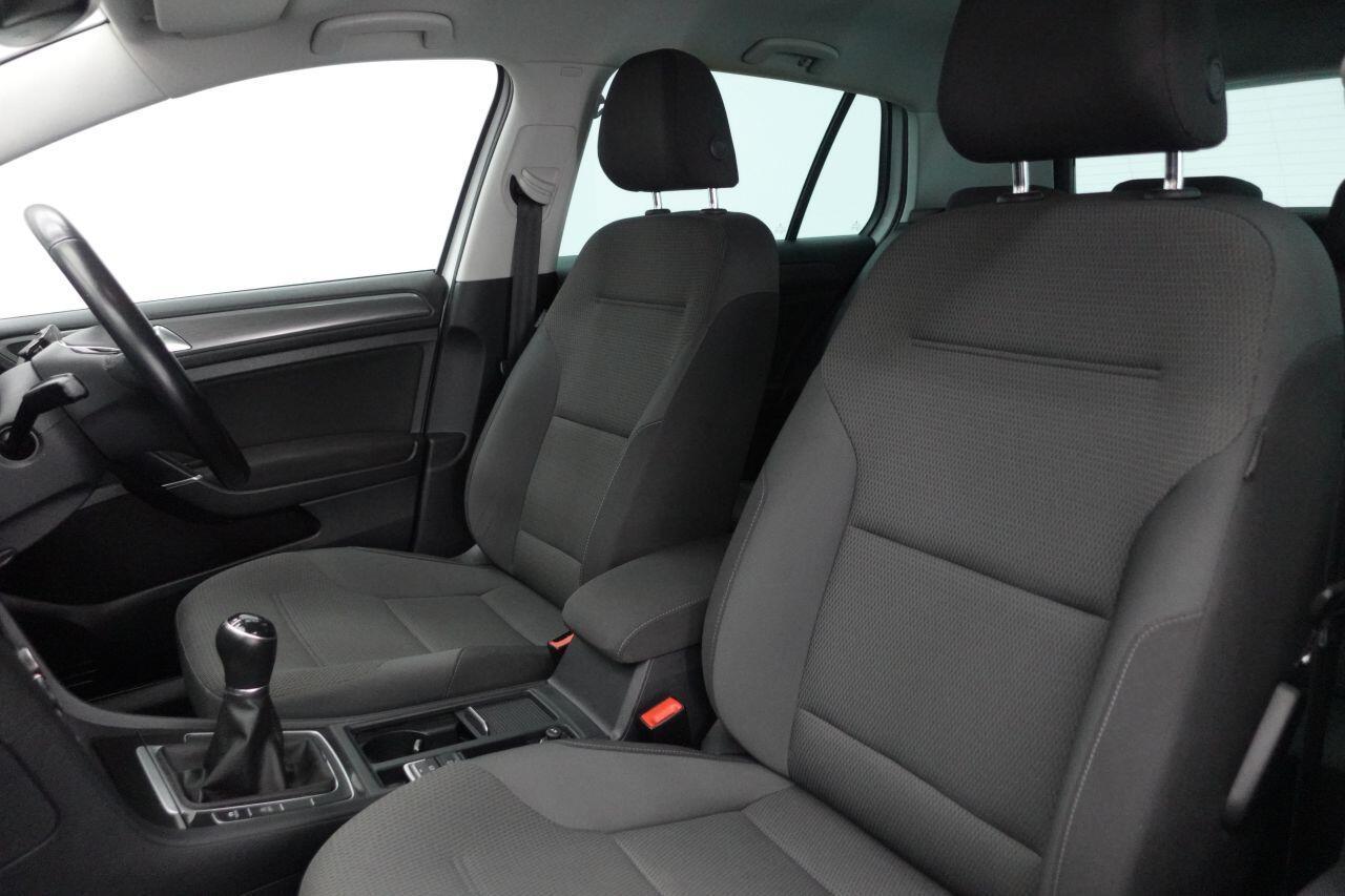 Volkswagen Golf - Image 17