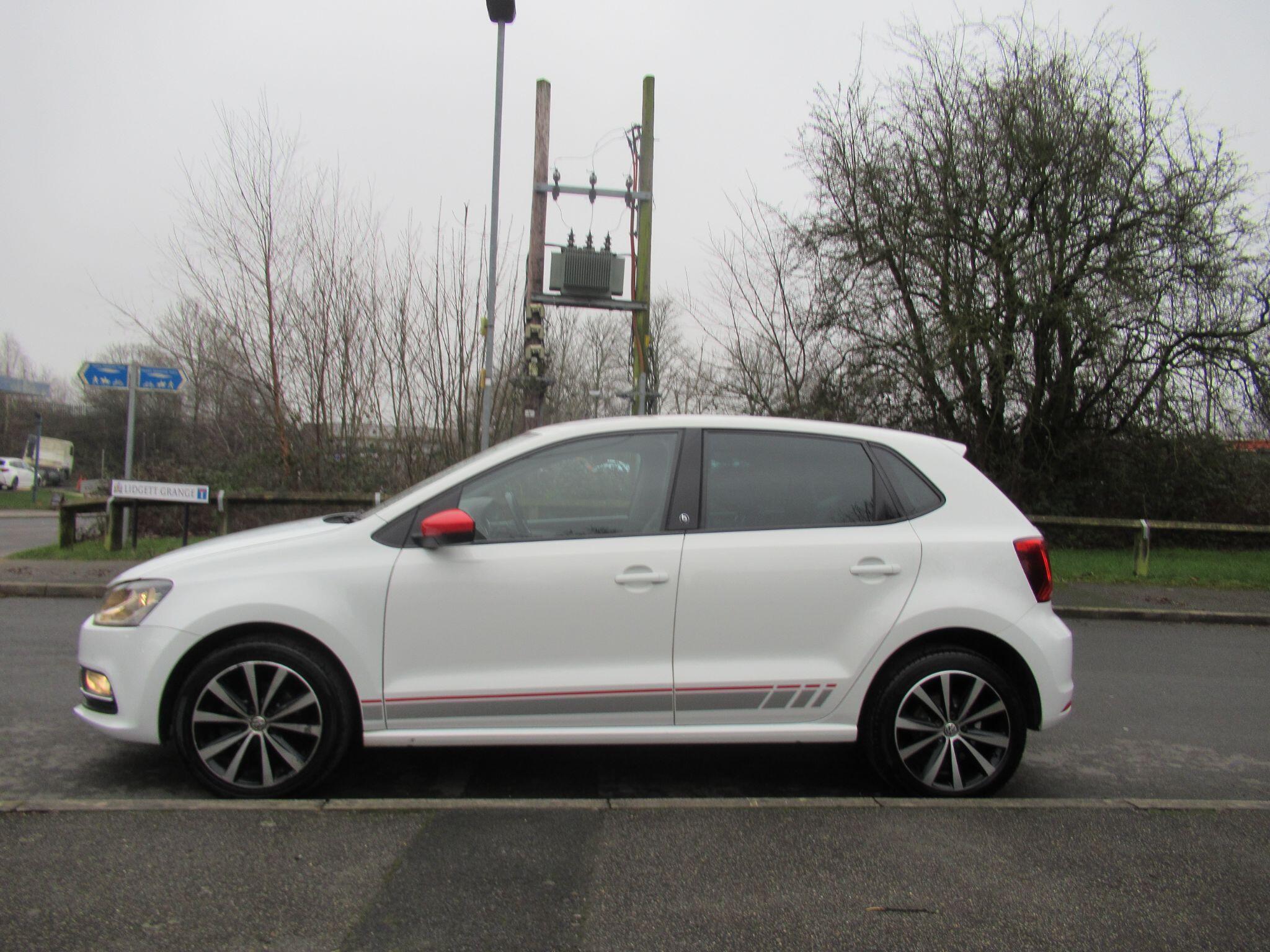 Volkswagen Polo - Image 11