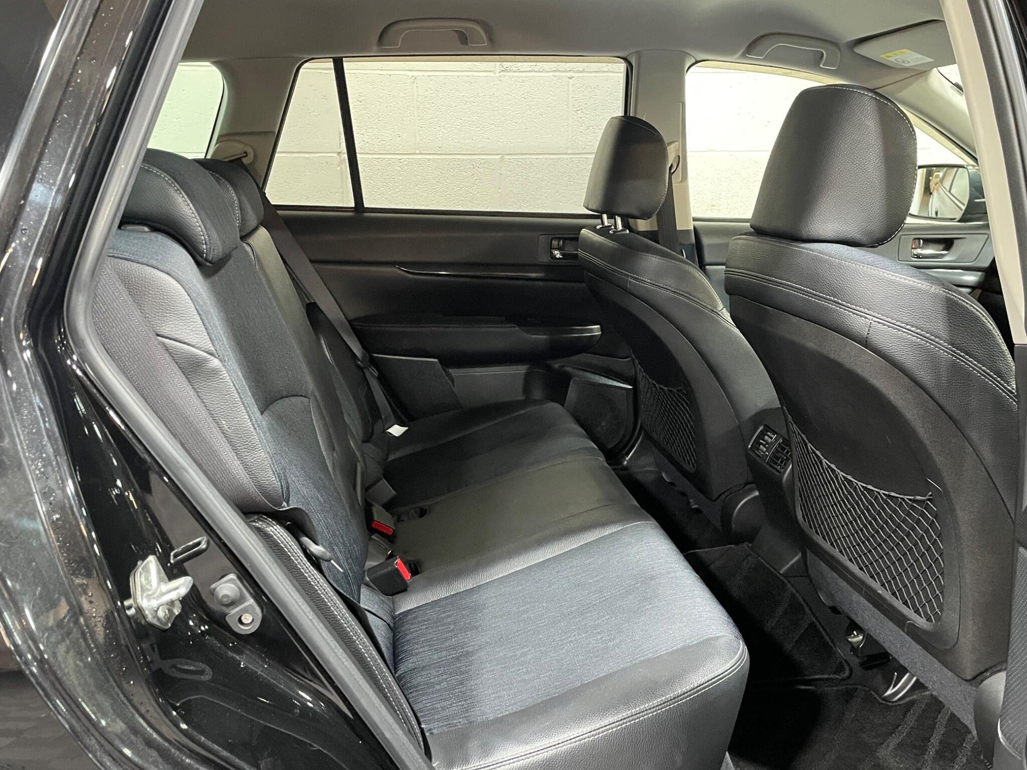 Subaru Legacy - Image 11