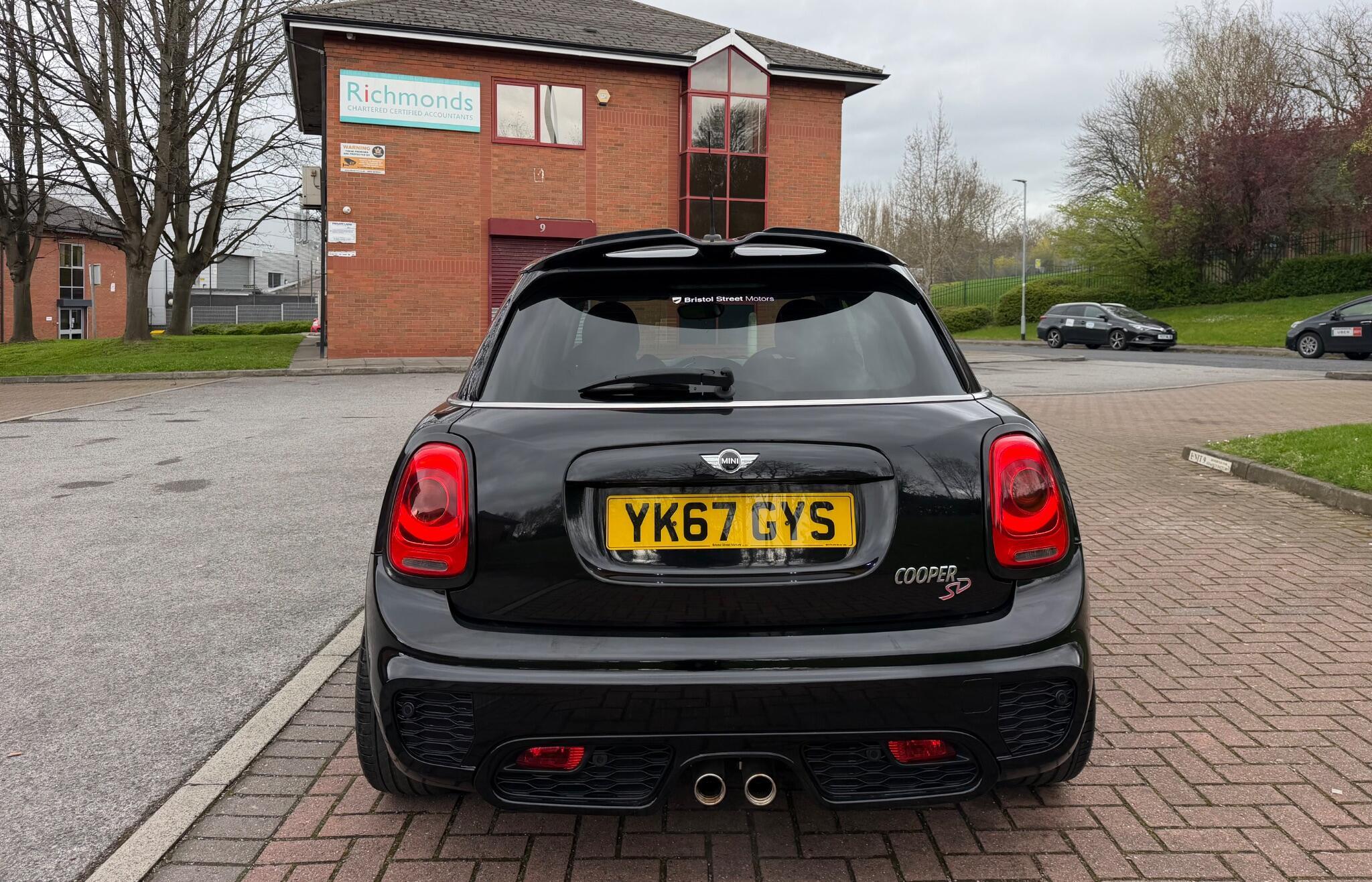 MINI Hatch - Image 4
