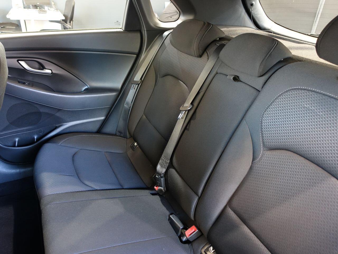 Hyundai i30 - Image 17