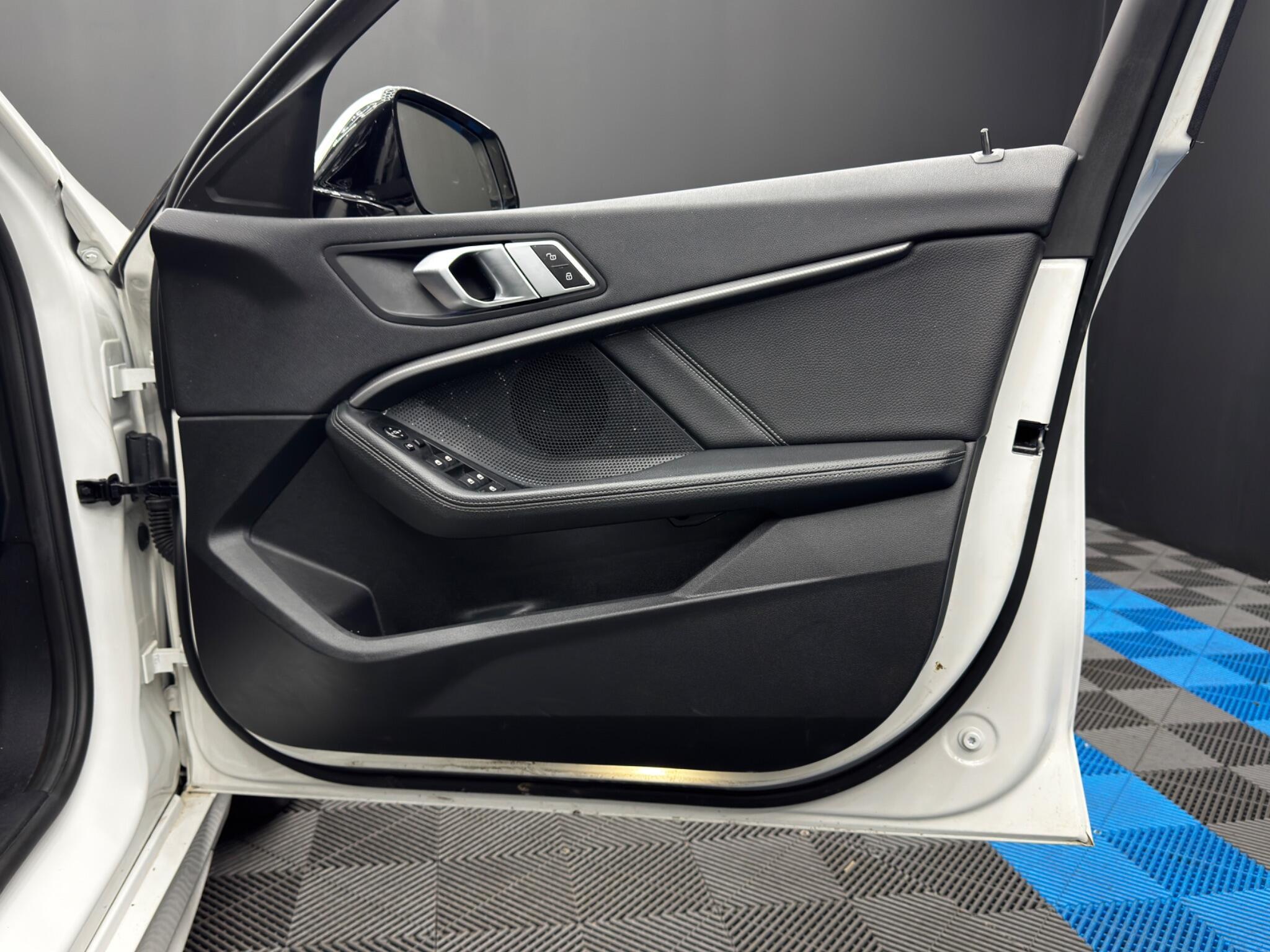 BMW 1 Series - Image 40