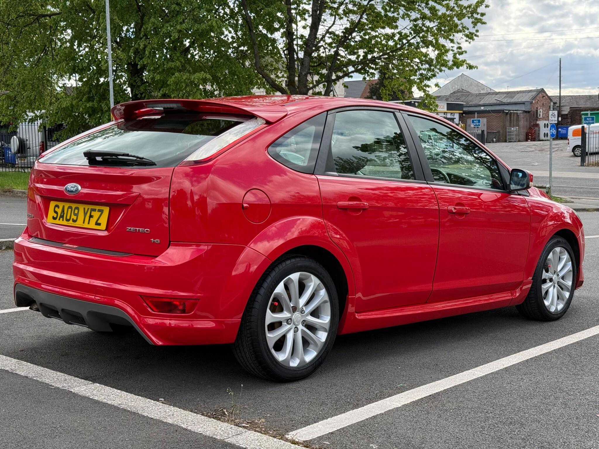 Ford Focus - Image 6