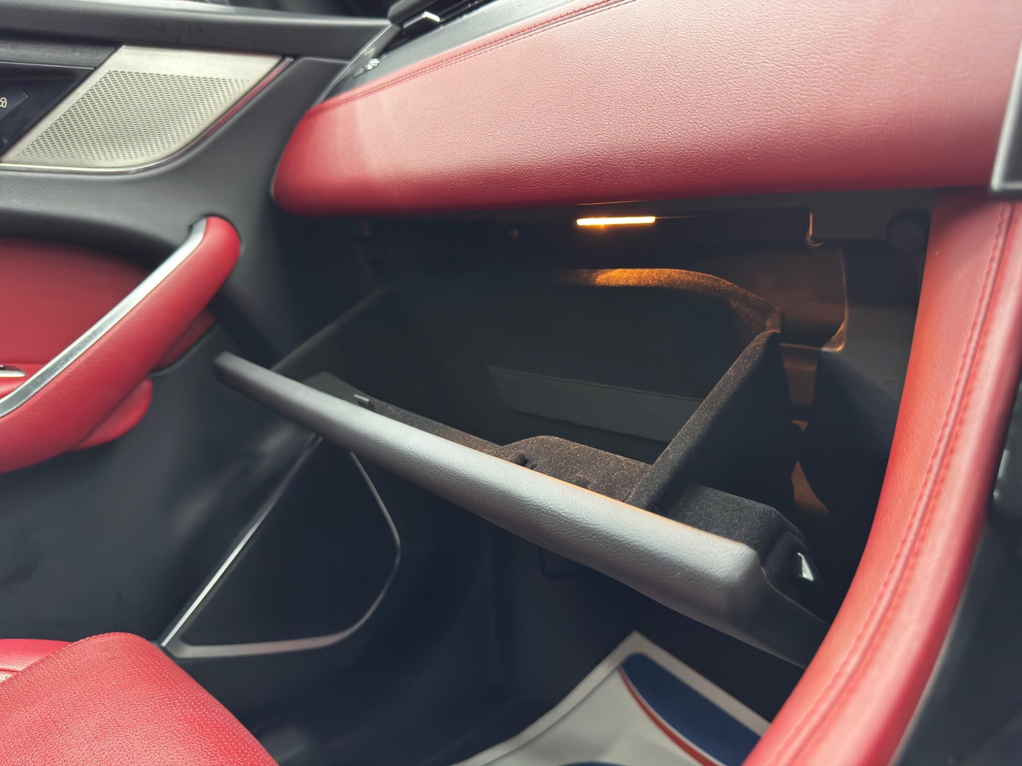 Jaguar F-Pace - Image 38