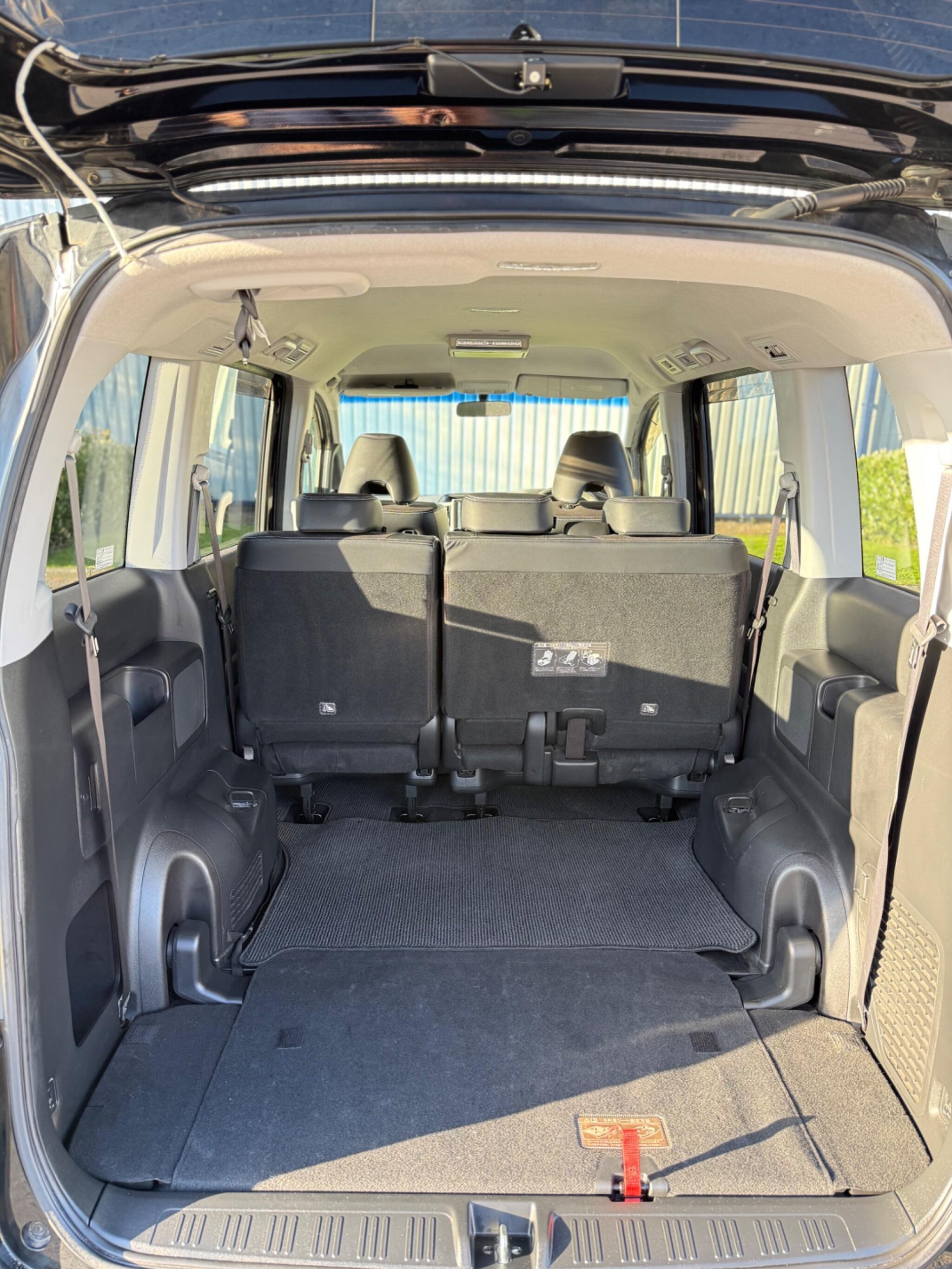 Honda Stepwagon - Image 27