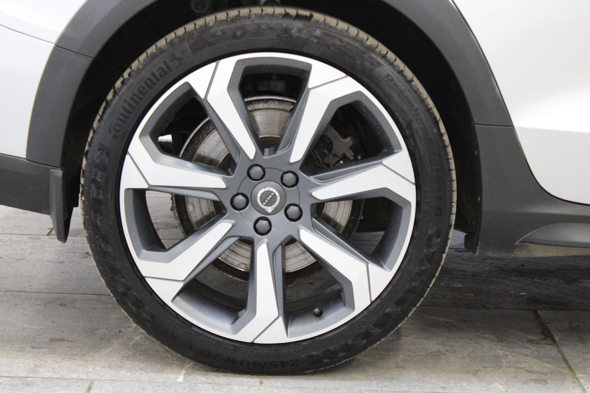 Volvo V60 CROSS COUNTRY - Image 11