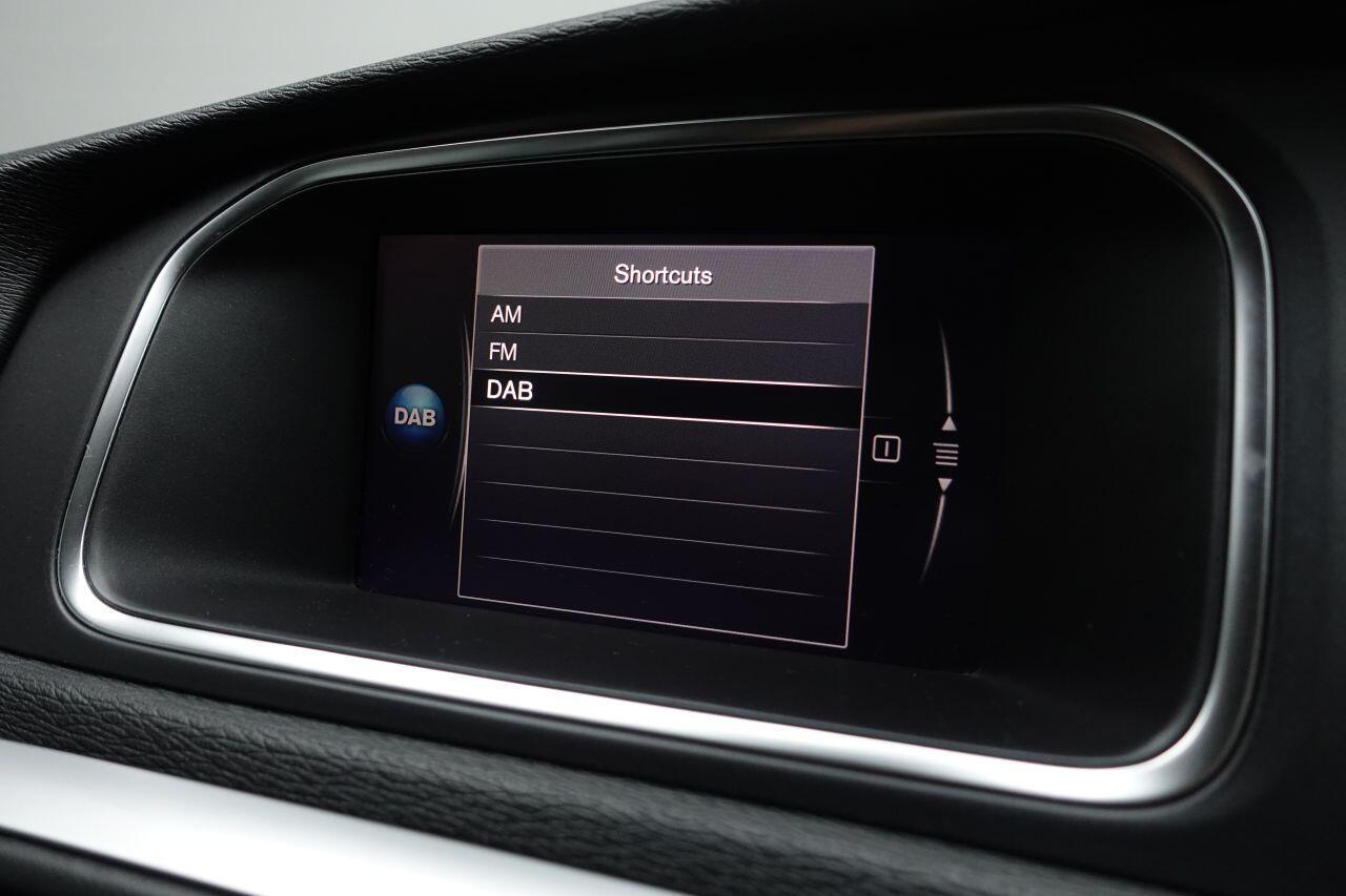 Volvo V40 CROSS COUNTRY - Image 24