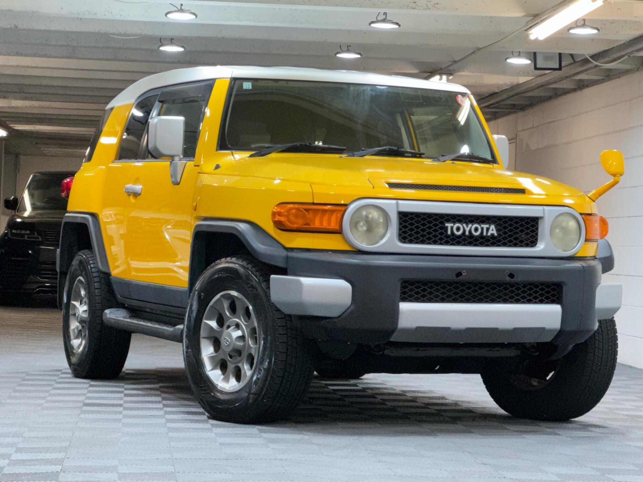 Toyota FJ CRUISER - Image 13