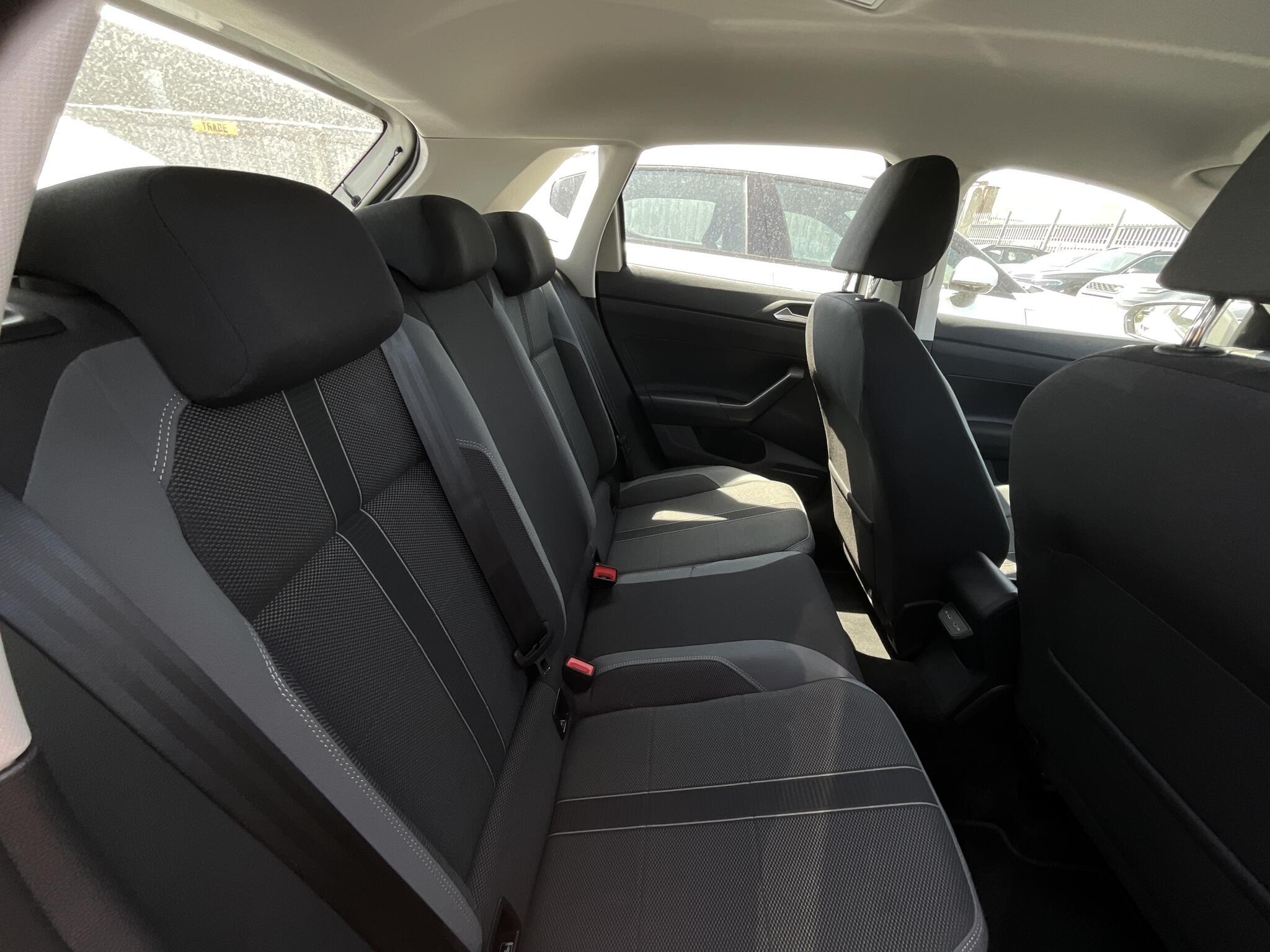 Volkswagen Polo - Image 11