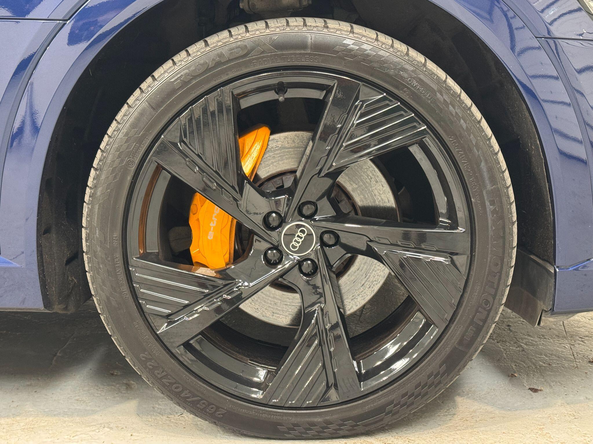 Audi E-Tron - Image 31