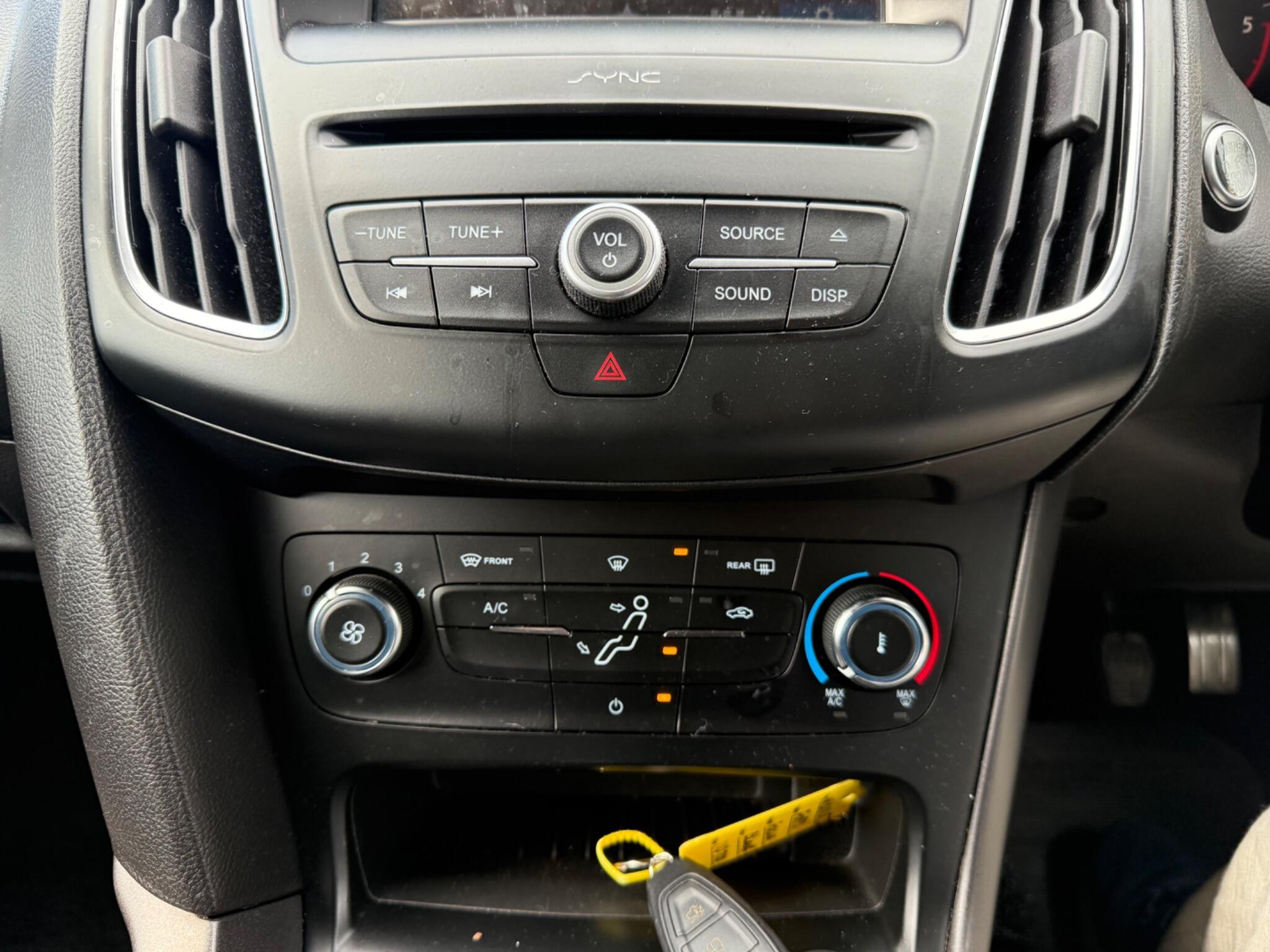 Ford Focus - Image 14