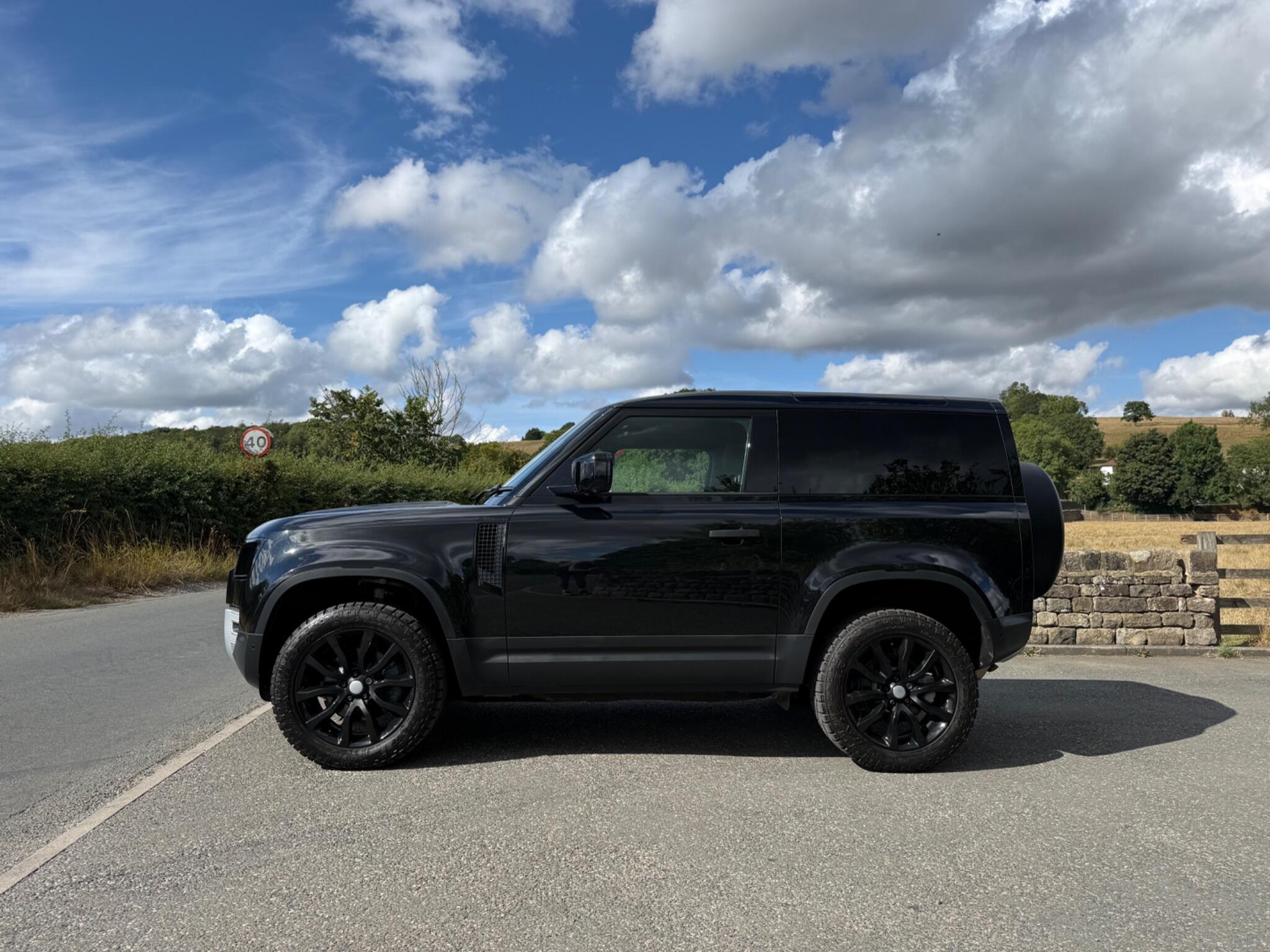 Land Rover Defender 90 - Image 2