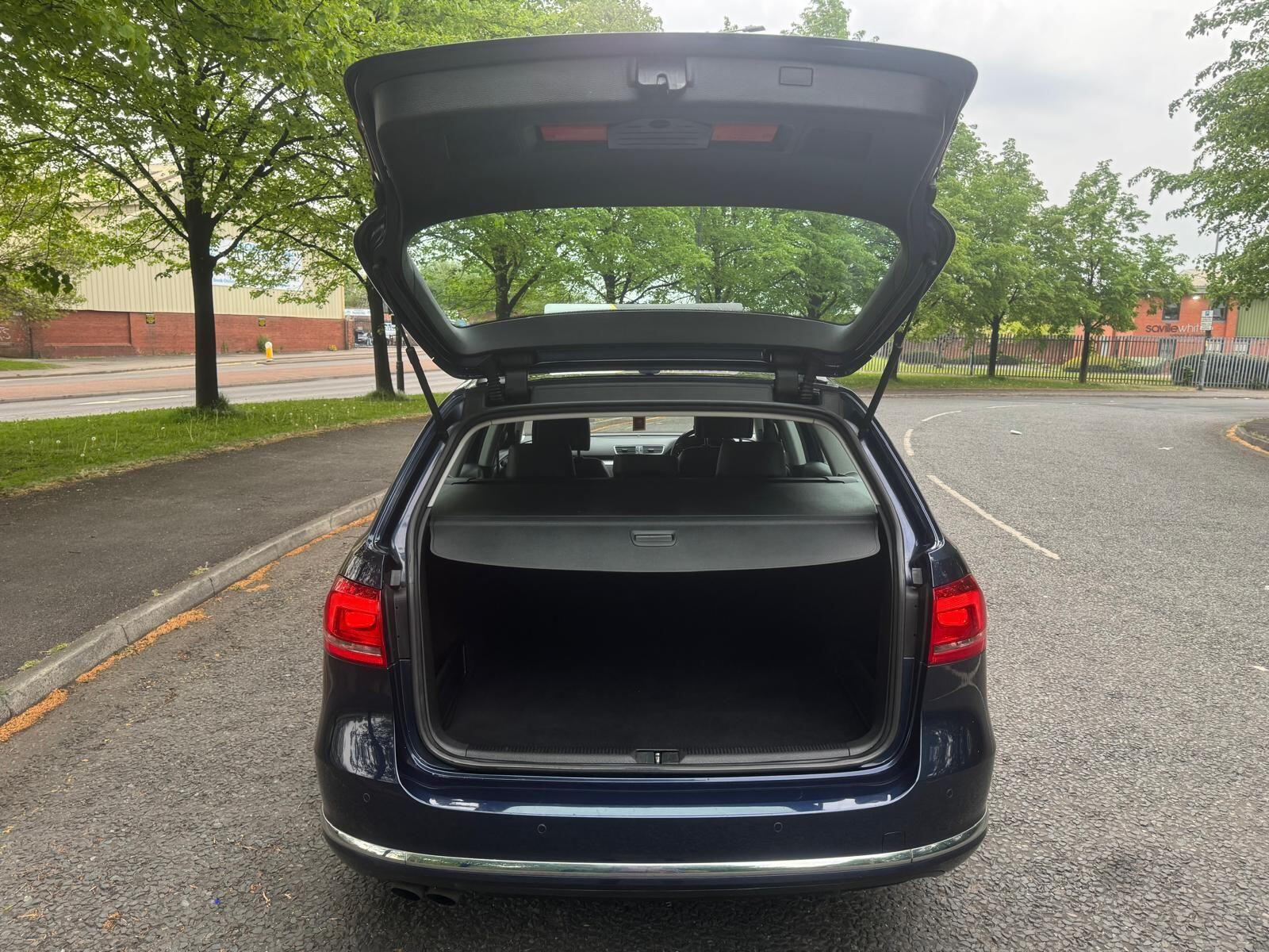 Volkswagen Passat - Image 43