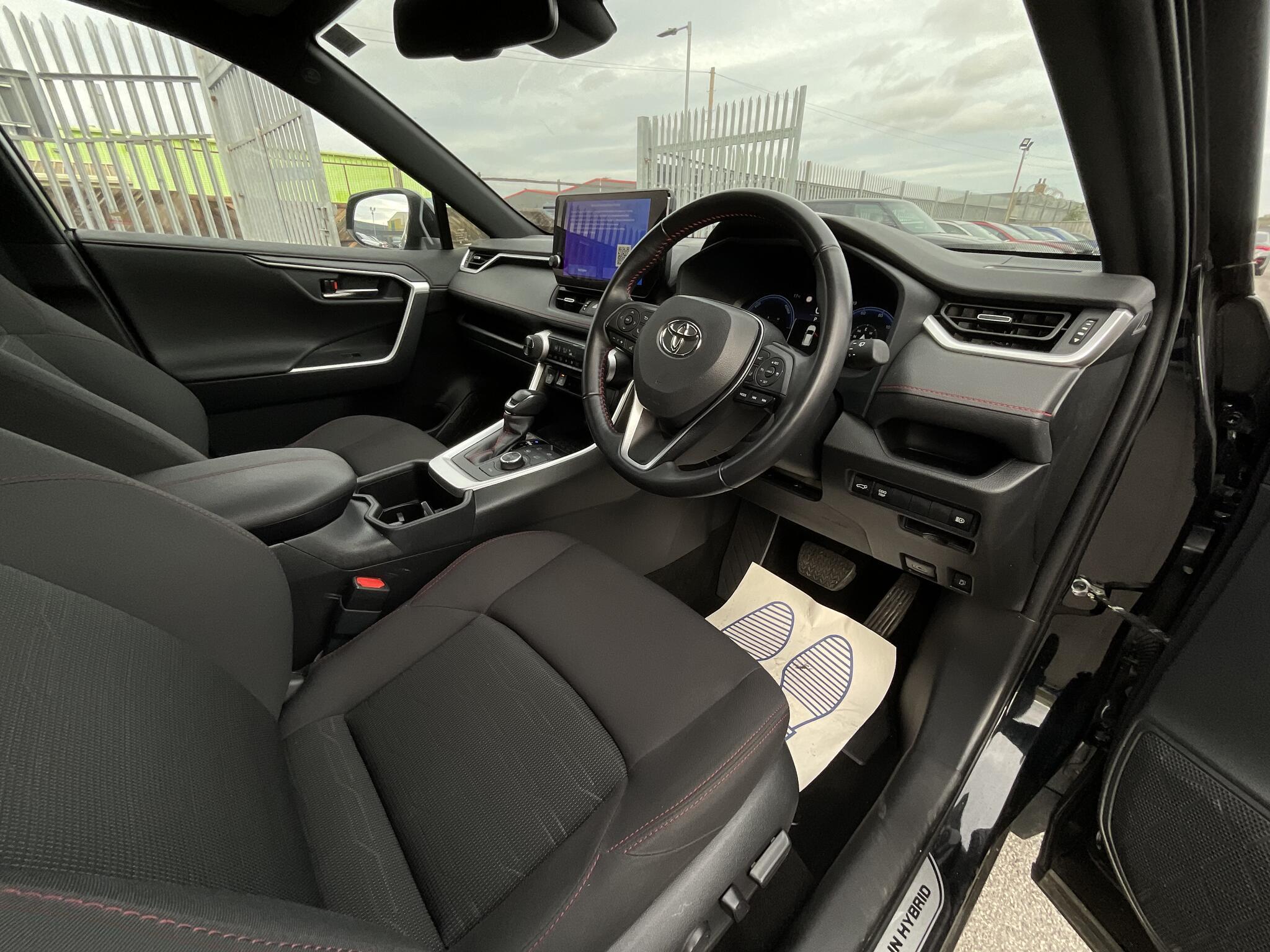 Toyota RAV4 - Image 7