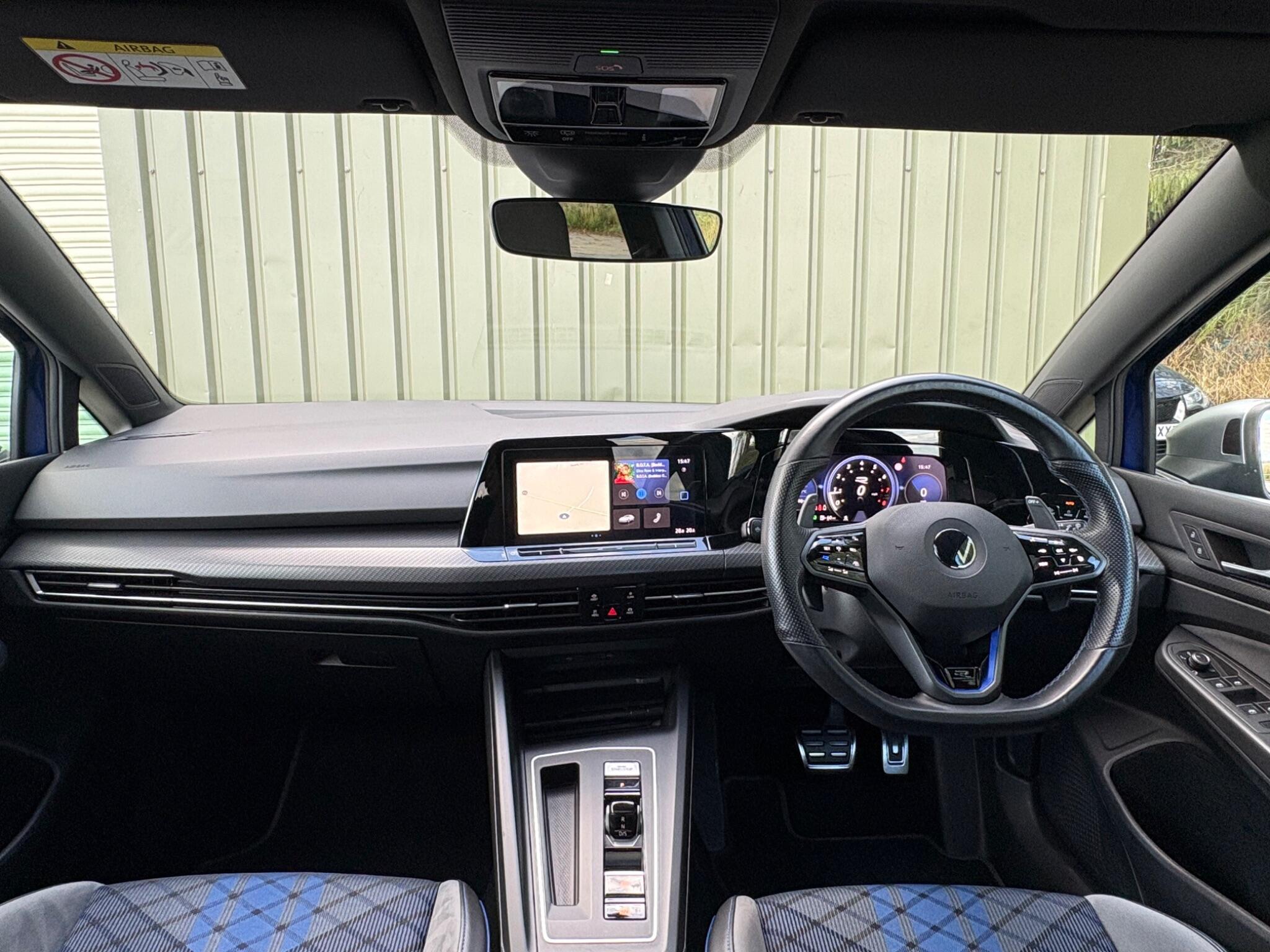 Volkswagen Golf - Image 17