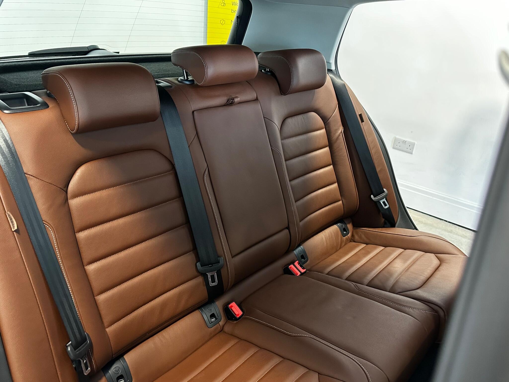 Volkswagen Golf - Image 22