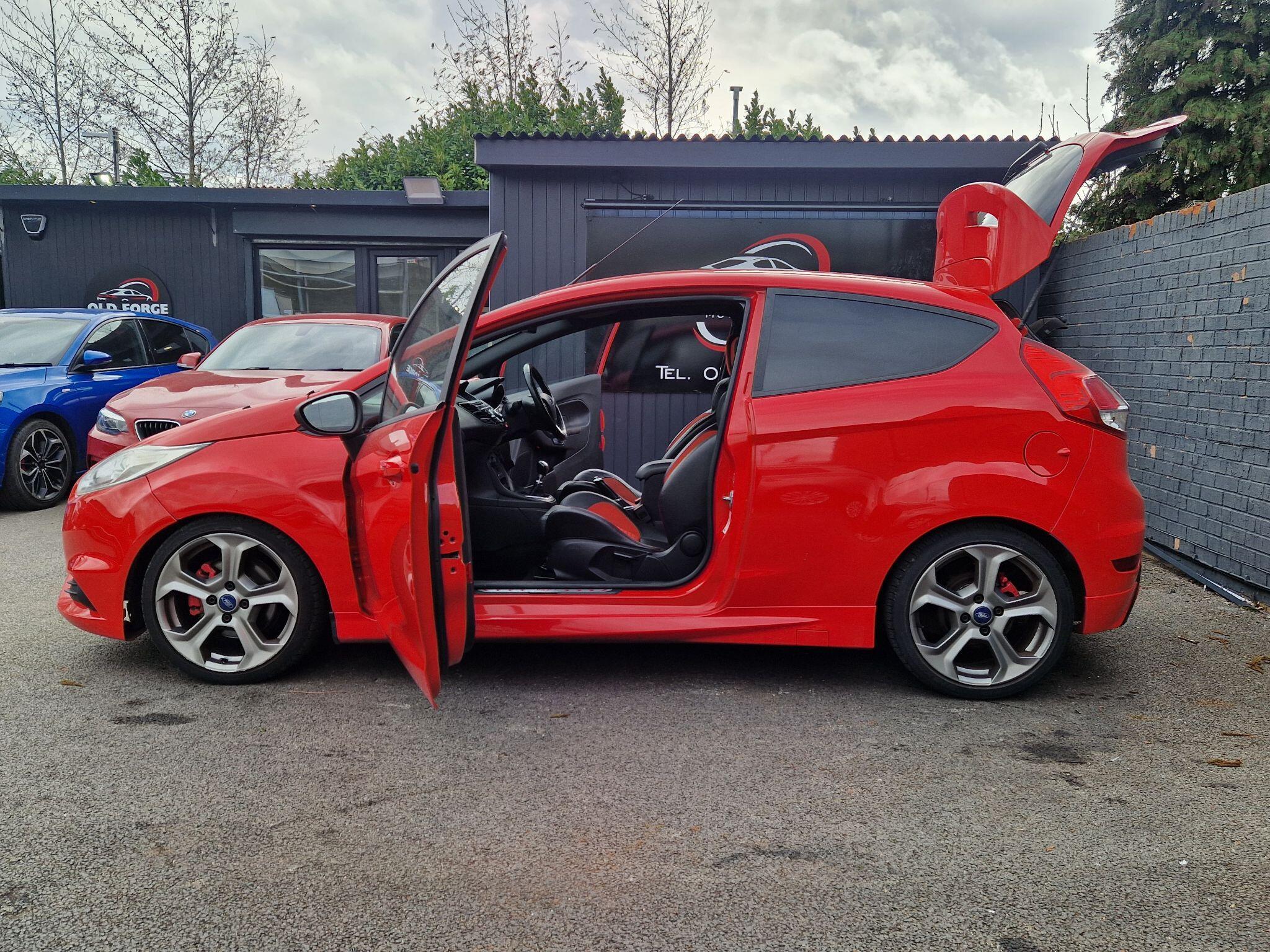 Ford Fiesta - Image 17