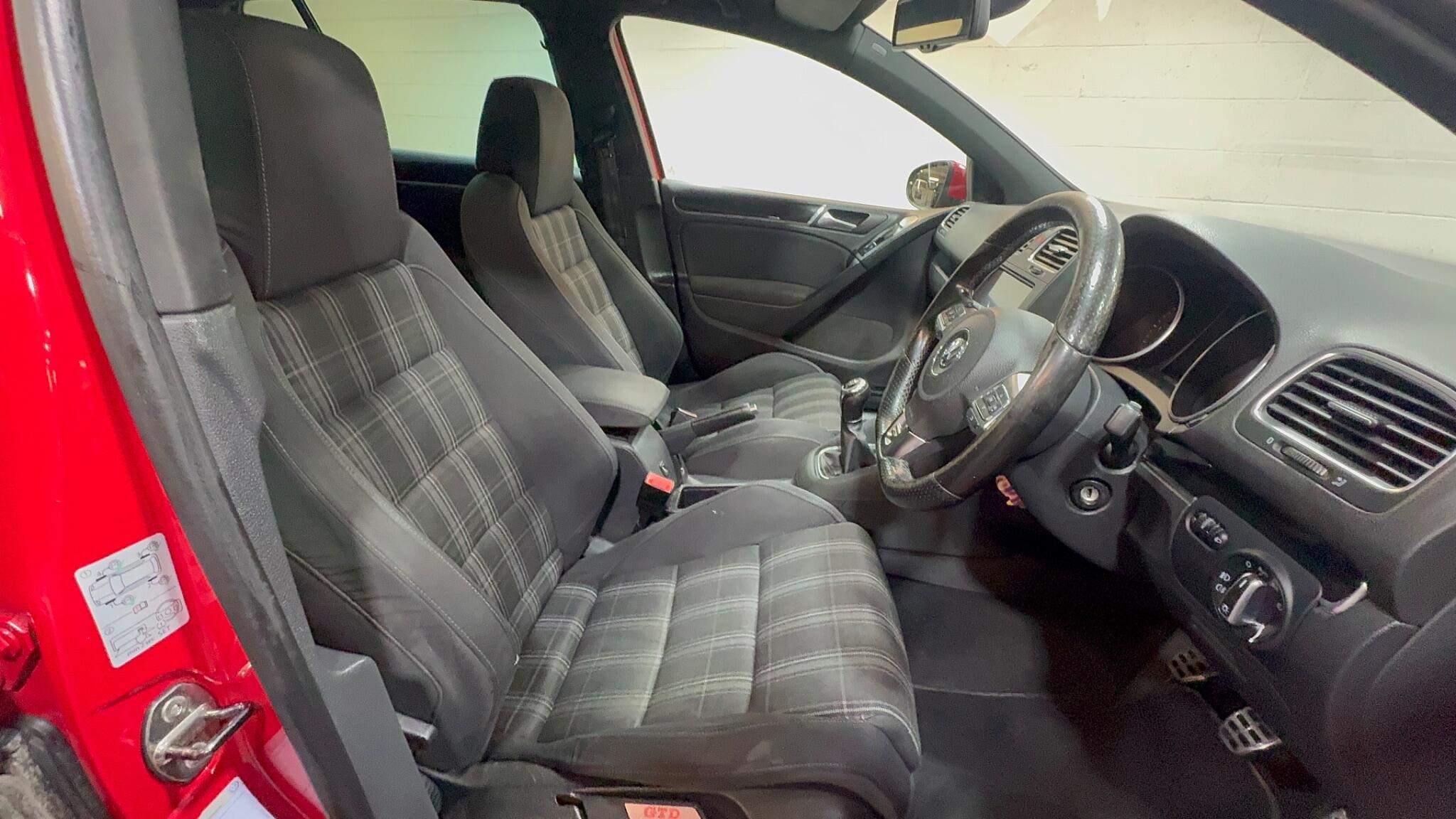 Volkswagen Golf - Image 7