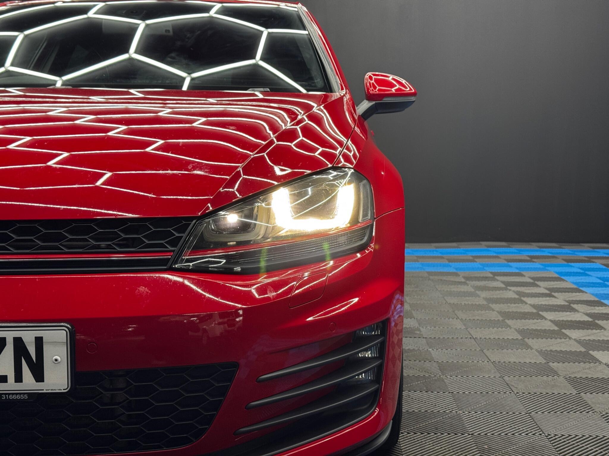 Volkswagen Golf - Image 44