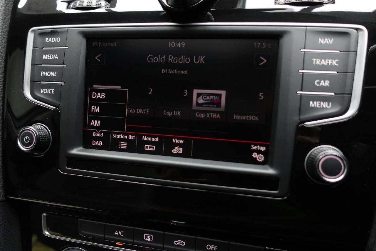 Volkswagen Golf - Image 24