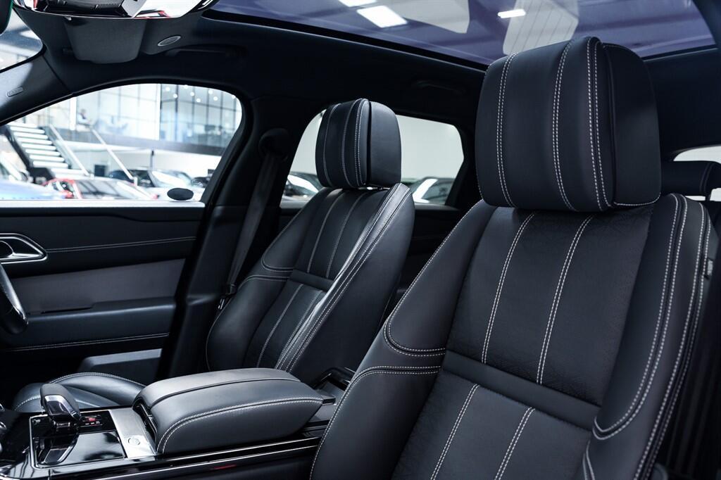 Land Rover Range Rover Velar - Image 15