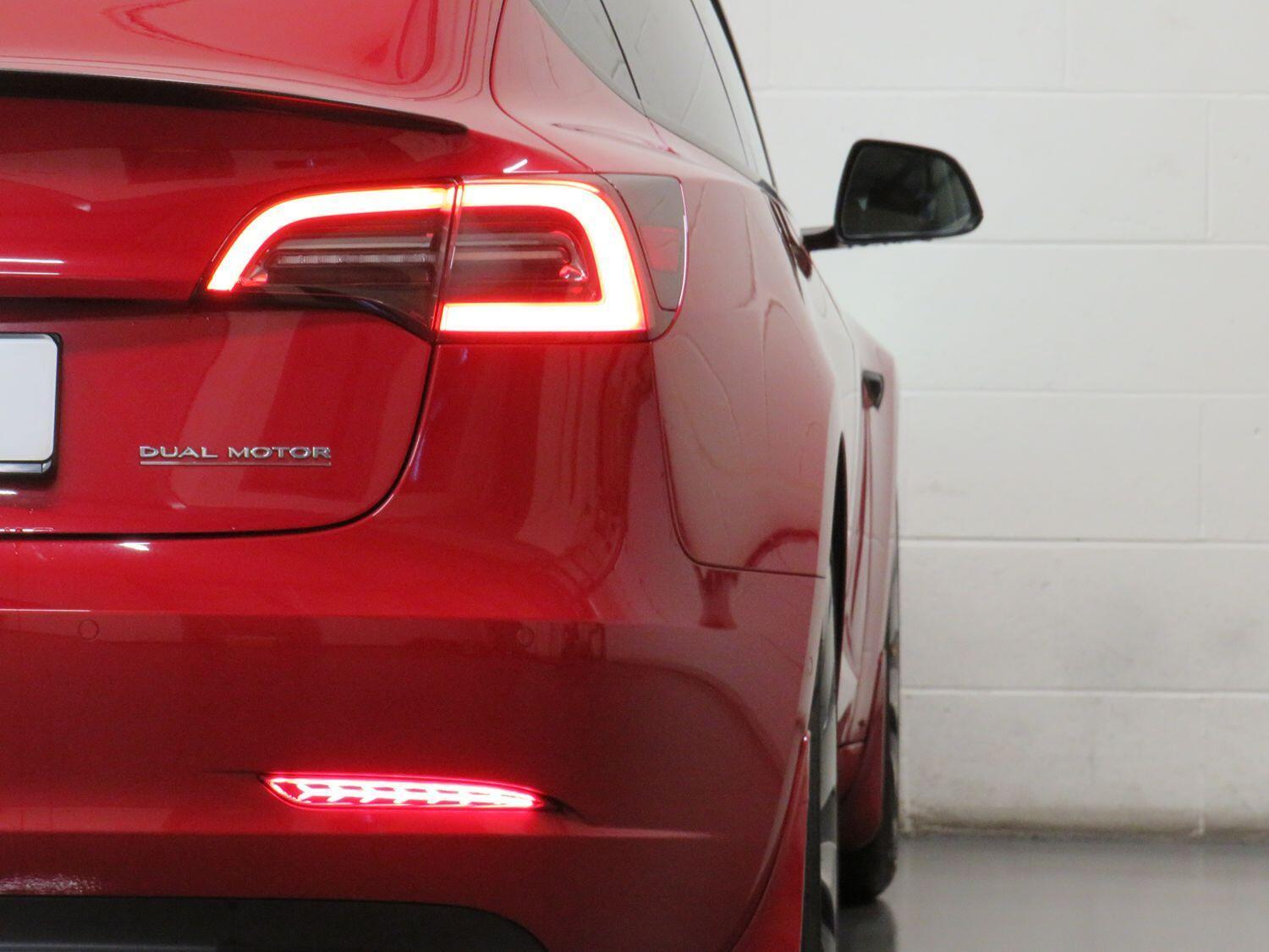 Tesla Model 3 - Image 10
