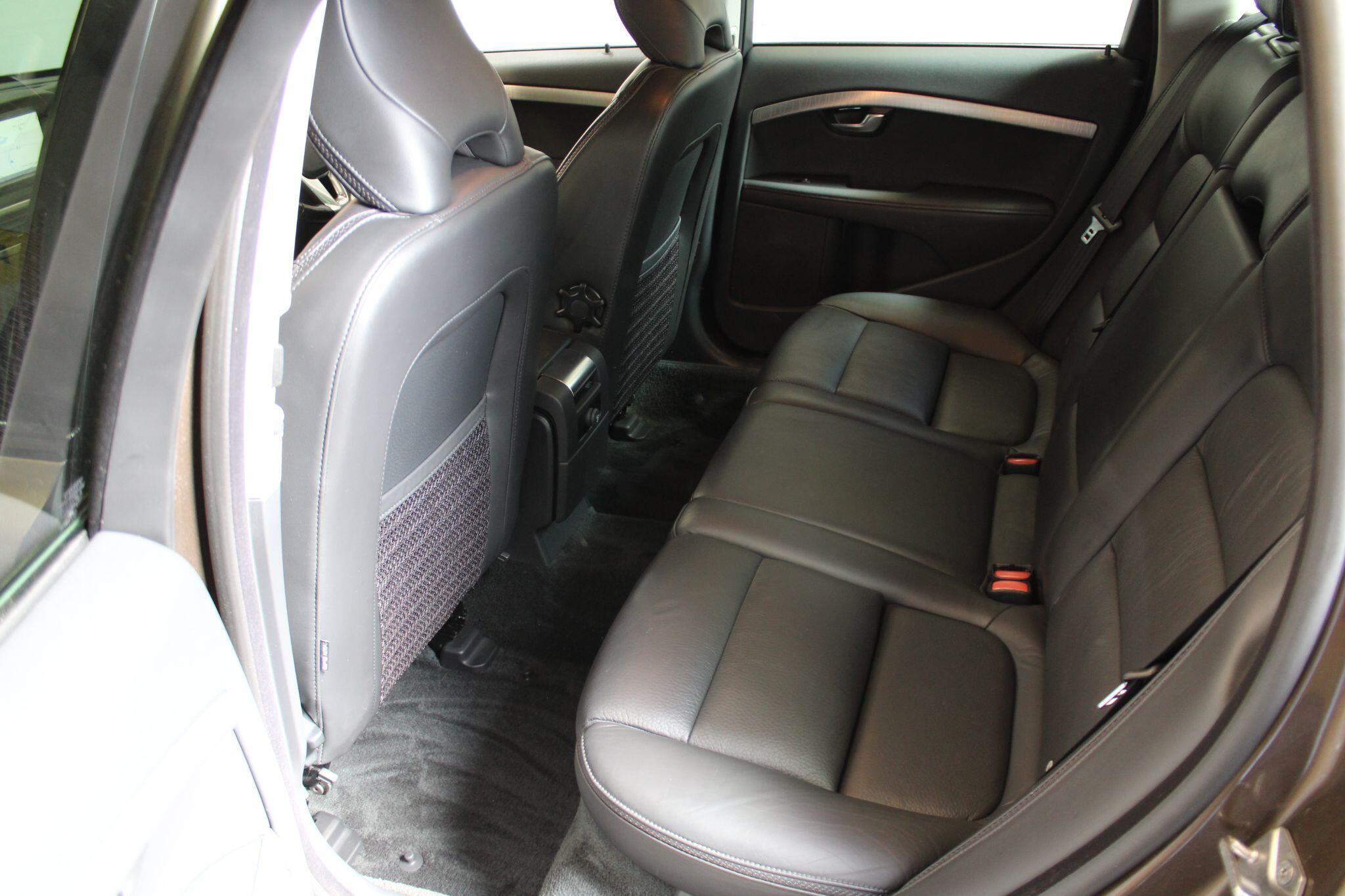 Volvo XC70 - Image 55