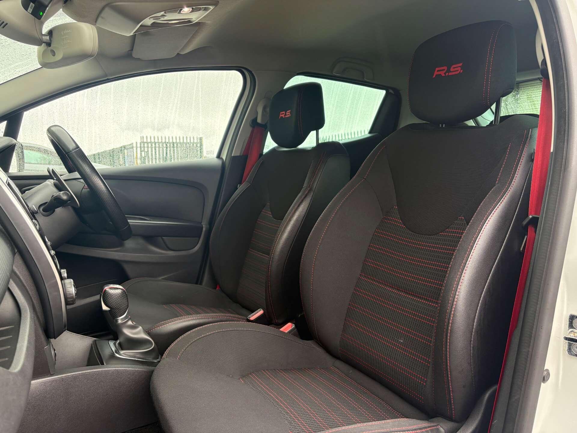 Renault Clio - Image 15