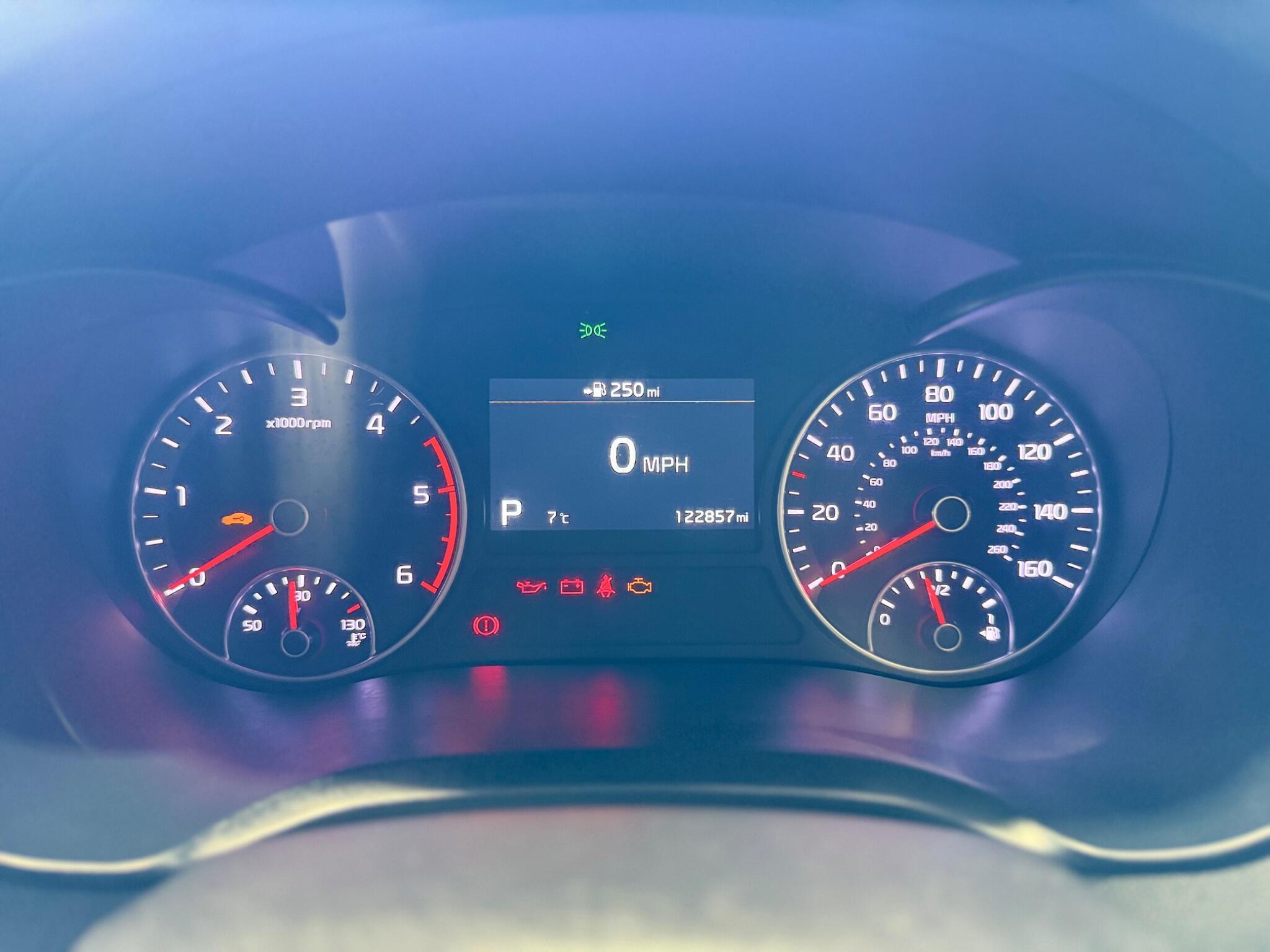 Kia Optima - Image 27