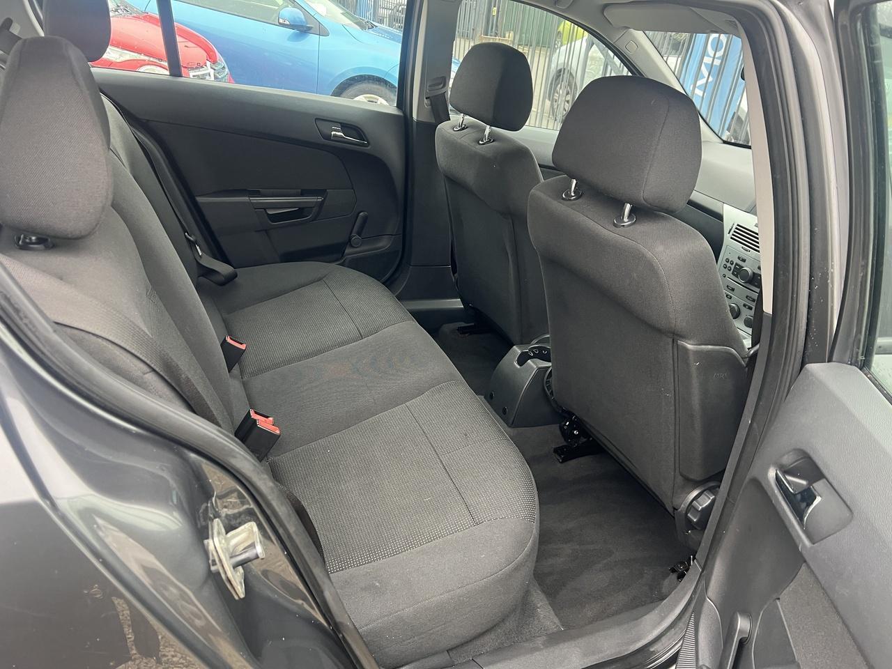 Vauxhall Astra - Image 14