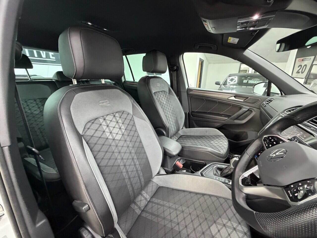 Volkswagen Tiguan - Image 16