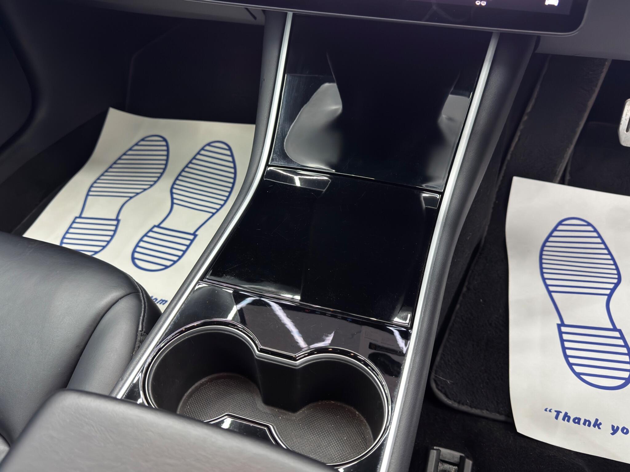 Tesla Model 3 - Image 23