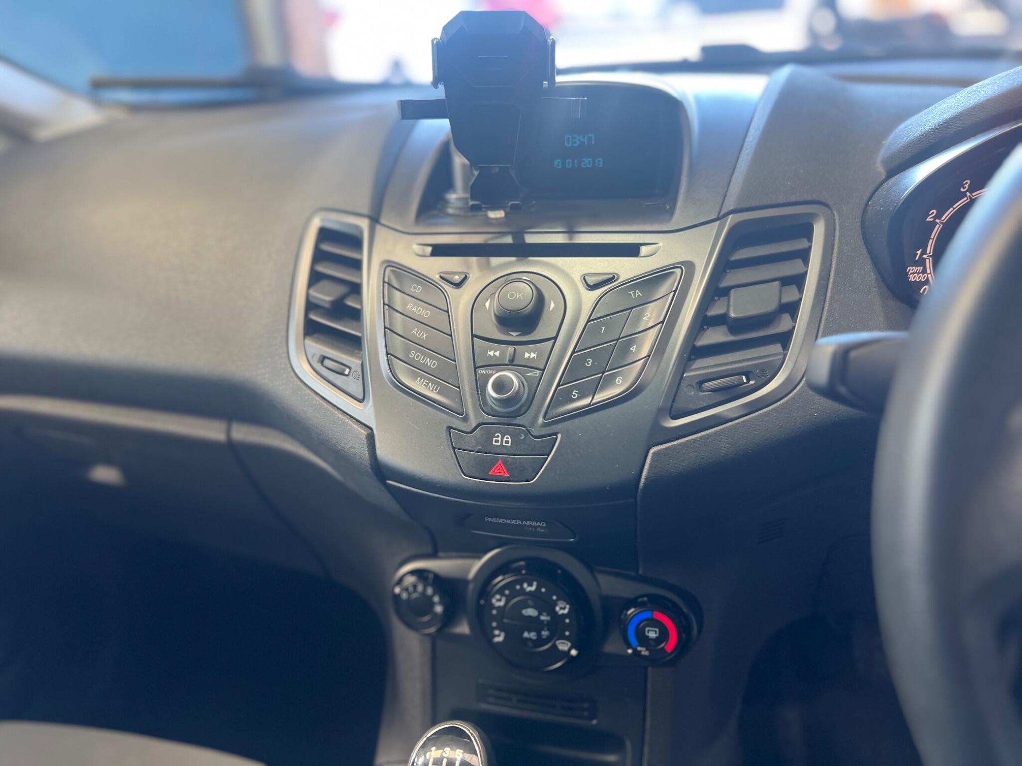 Ford Fiesta - Image 17