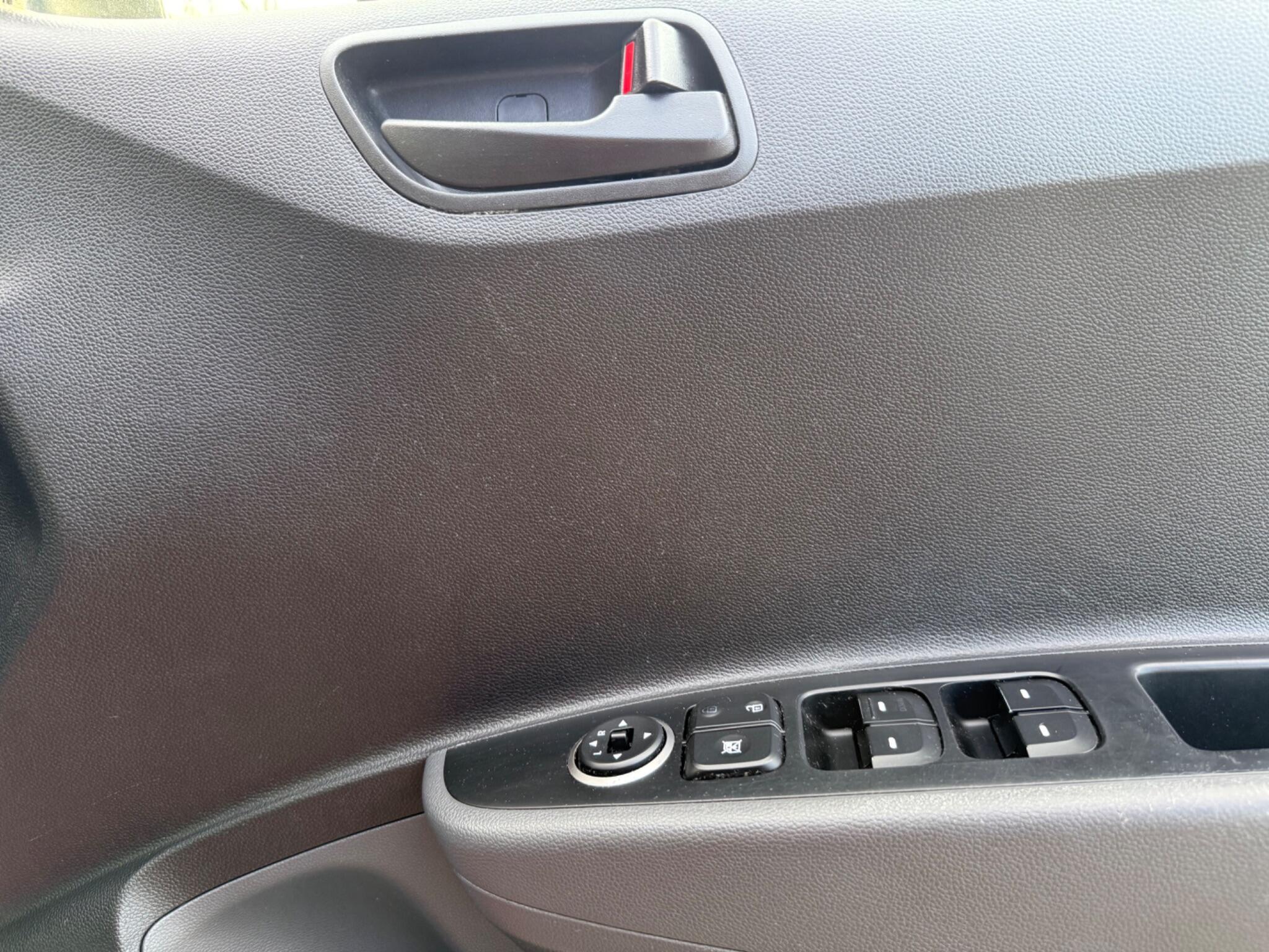 Hyundai i10 - Image 28