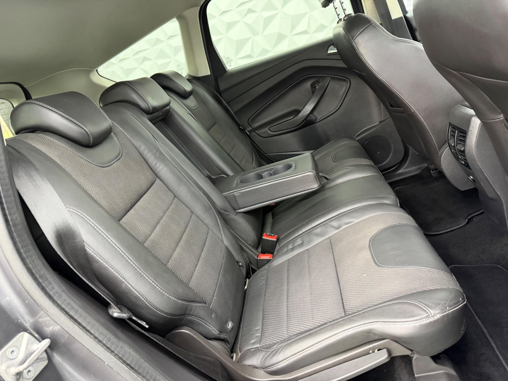 Ford Kuga - Image 17