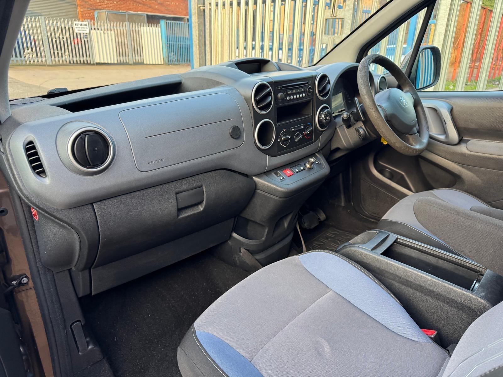 Peugeot Partner Tepee - Image 32