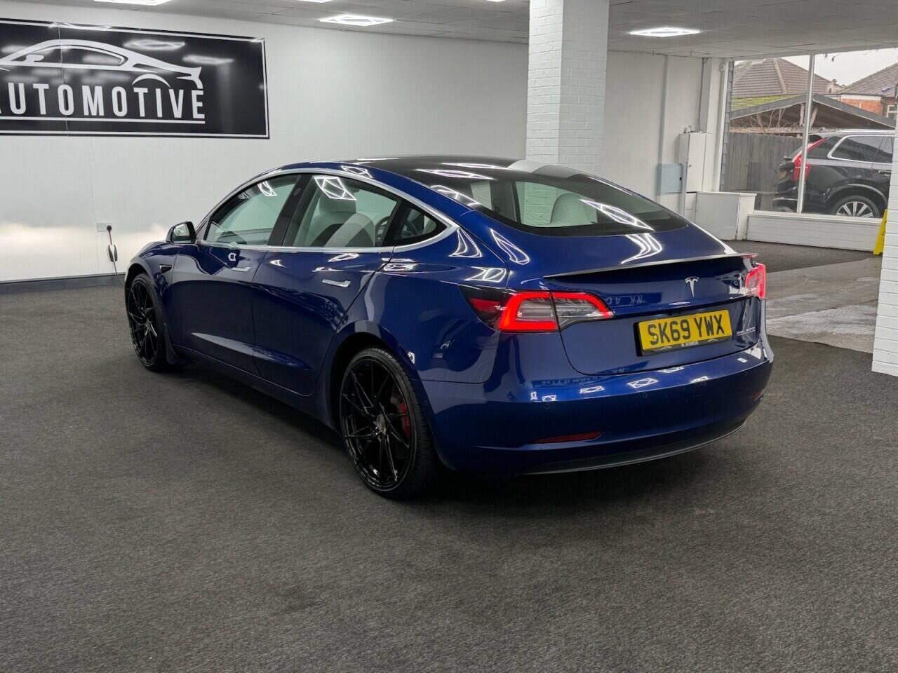 Tesla Model 3 - Image 6
