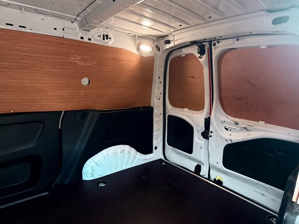Vauxhall Combo - Image 6