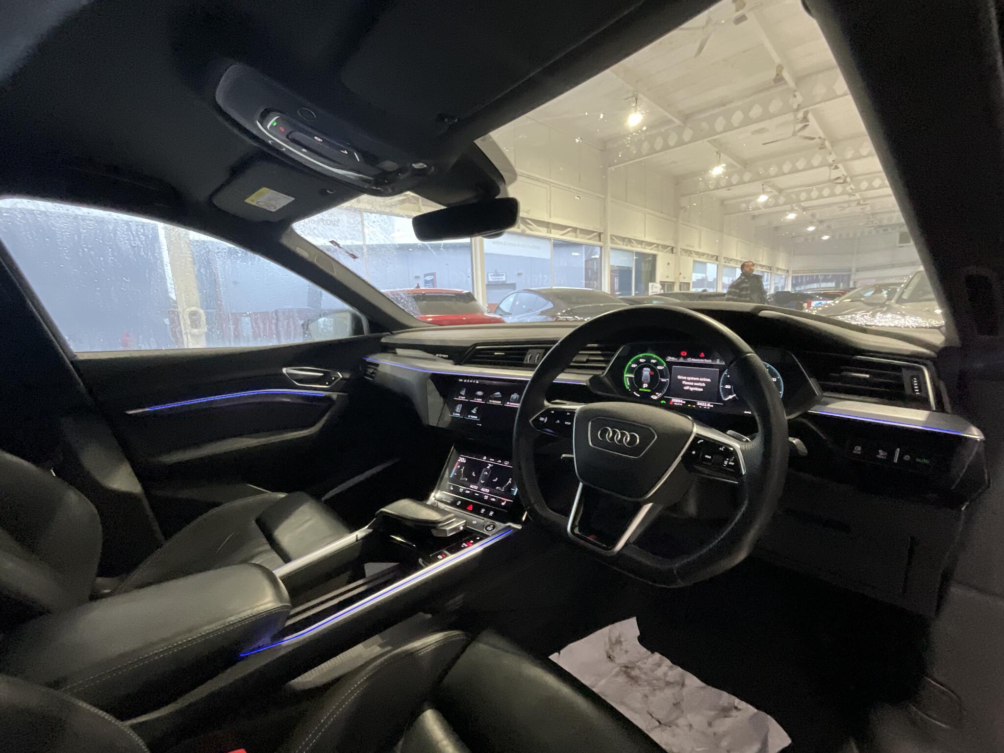 Audi E-Tron - Image 7